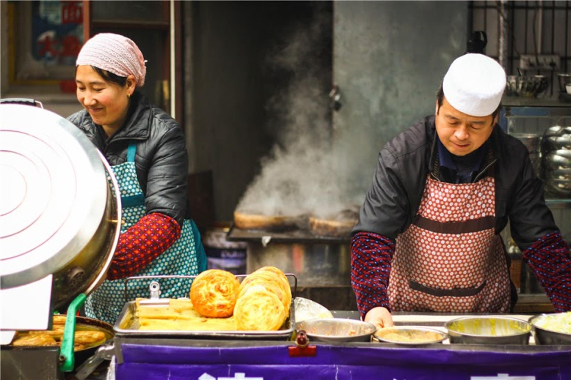 Xi'an Evening Food Tour with Local Cuisine - Thumbnail 3