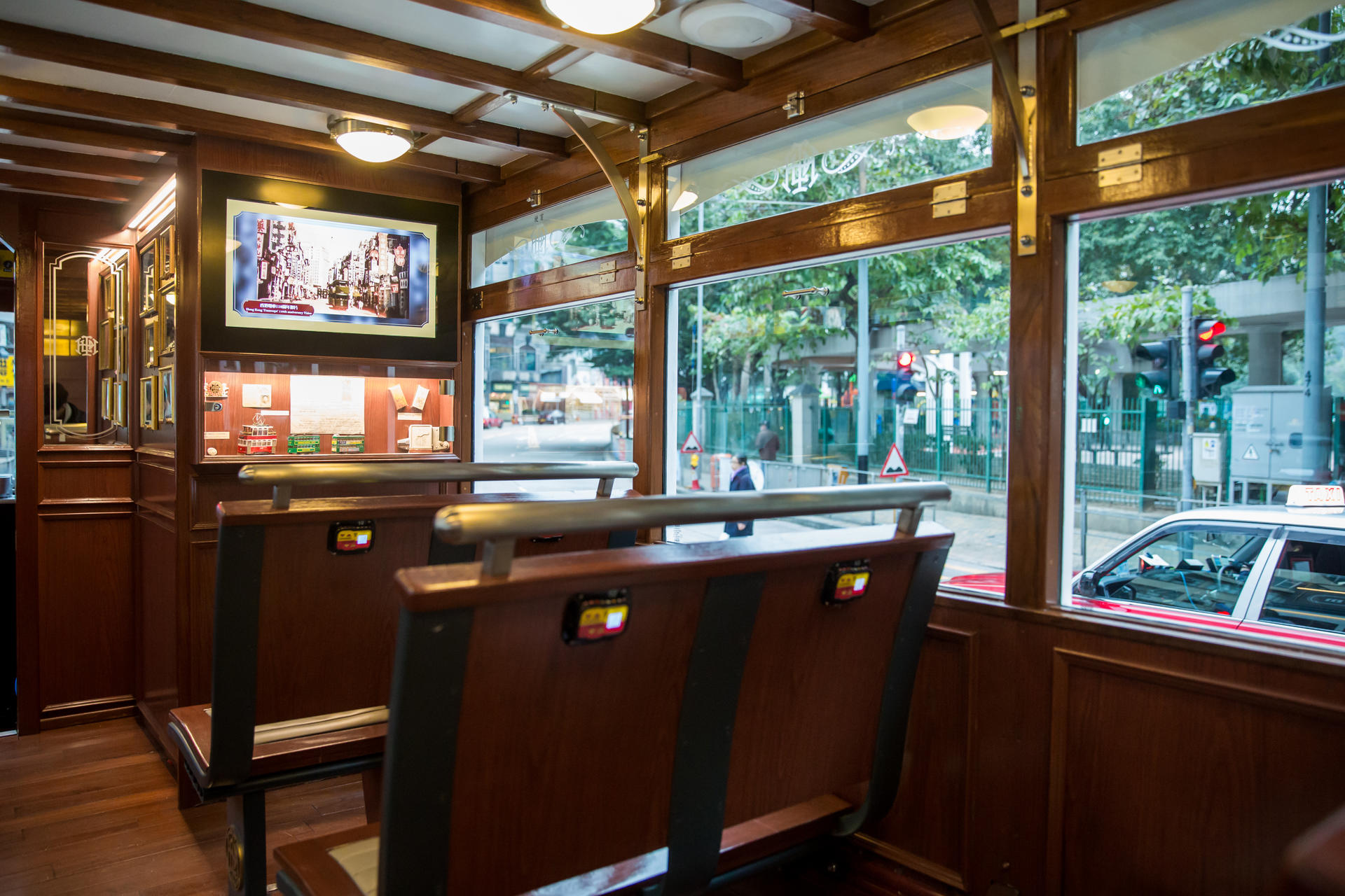 TramOramic Tour (Hong Kong Tram Tour) | Qipao Experience (Traditional Chinese Costume) - Thumbnail 11