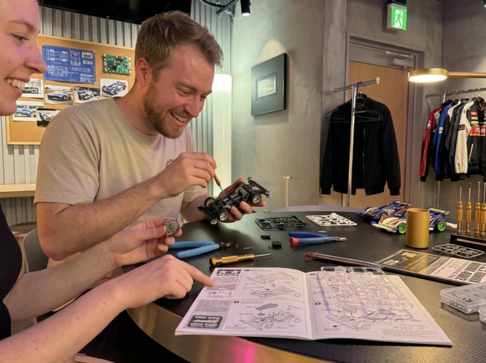 Tokyo Akasaka: PIT BAR – Pit Stop Challenge &4WD Building! - Thumbnail 30