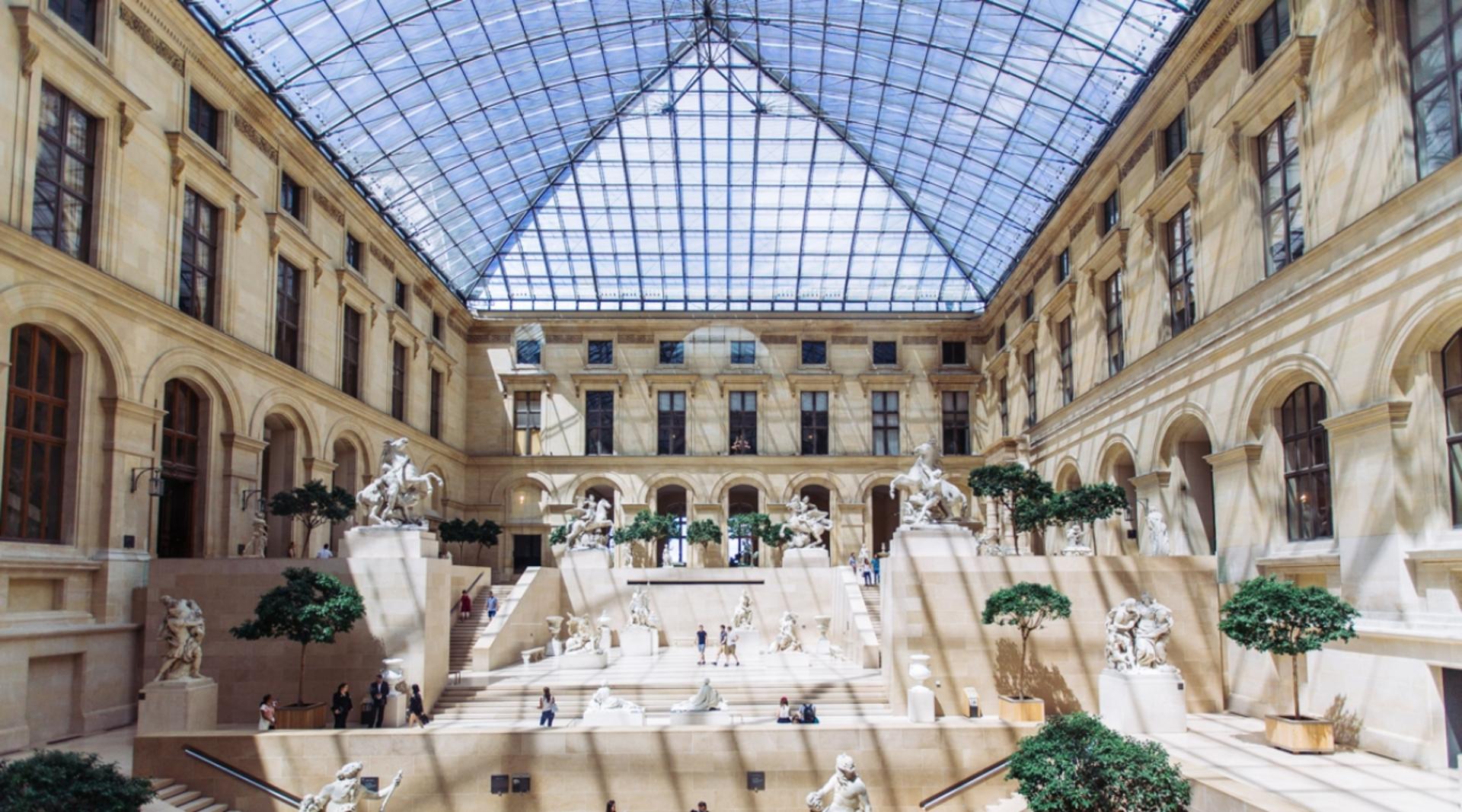 Louvre Private Group Tour in Paris for Families and Children - Thumbnail 3