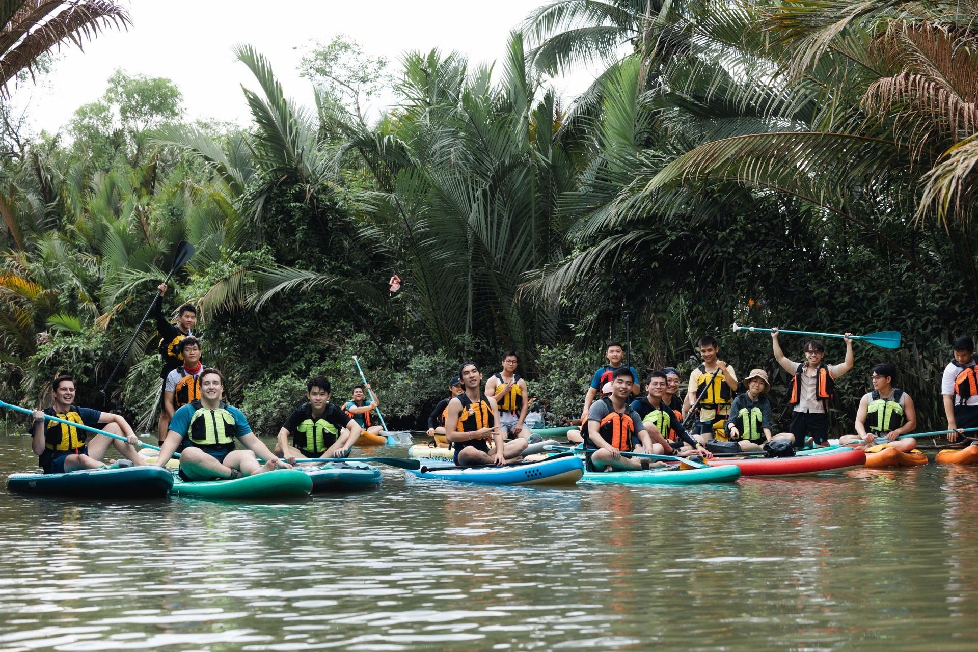 Stand Up PaddStand Up Paddle Board (SUP) Experience on Sai Gon River - Thumbnail 3