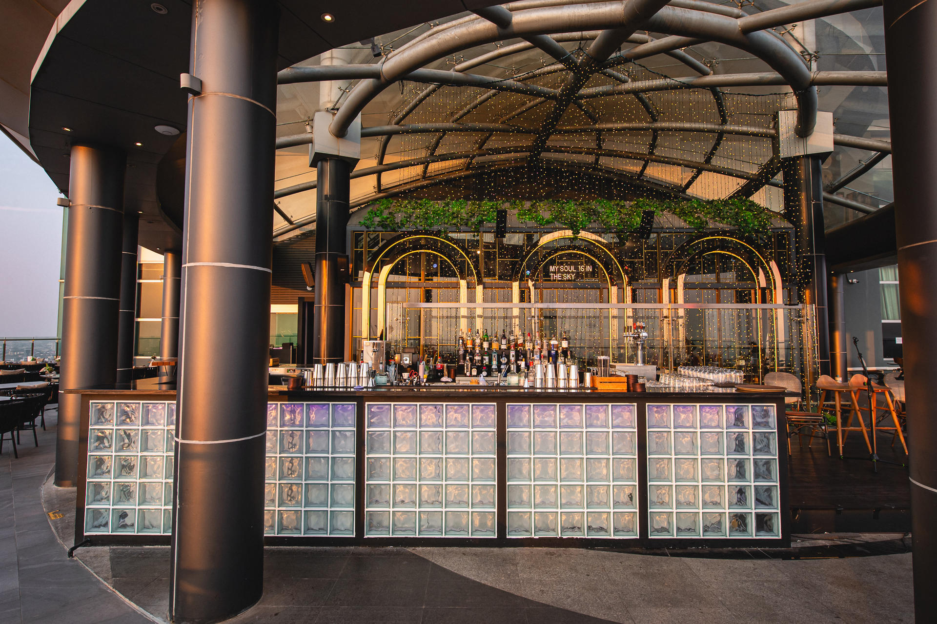Cielo Sky Bar & Restaurant Rooftop - Thumbnail 8