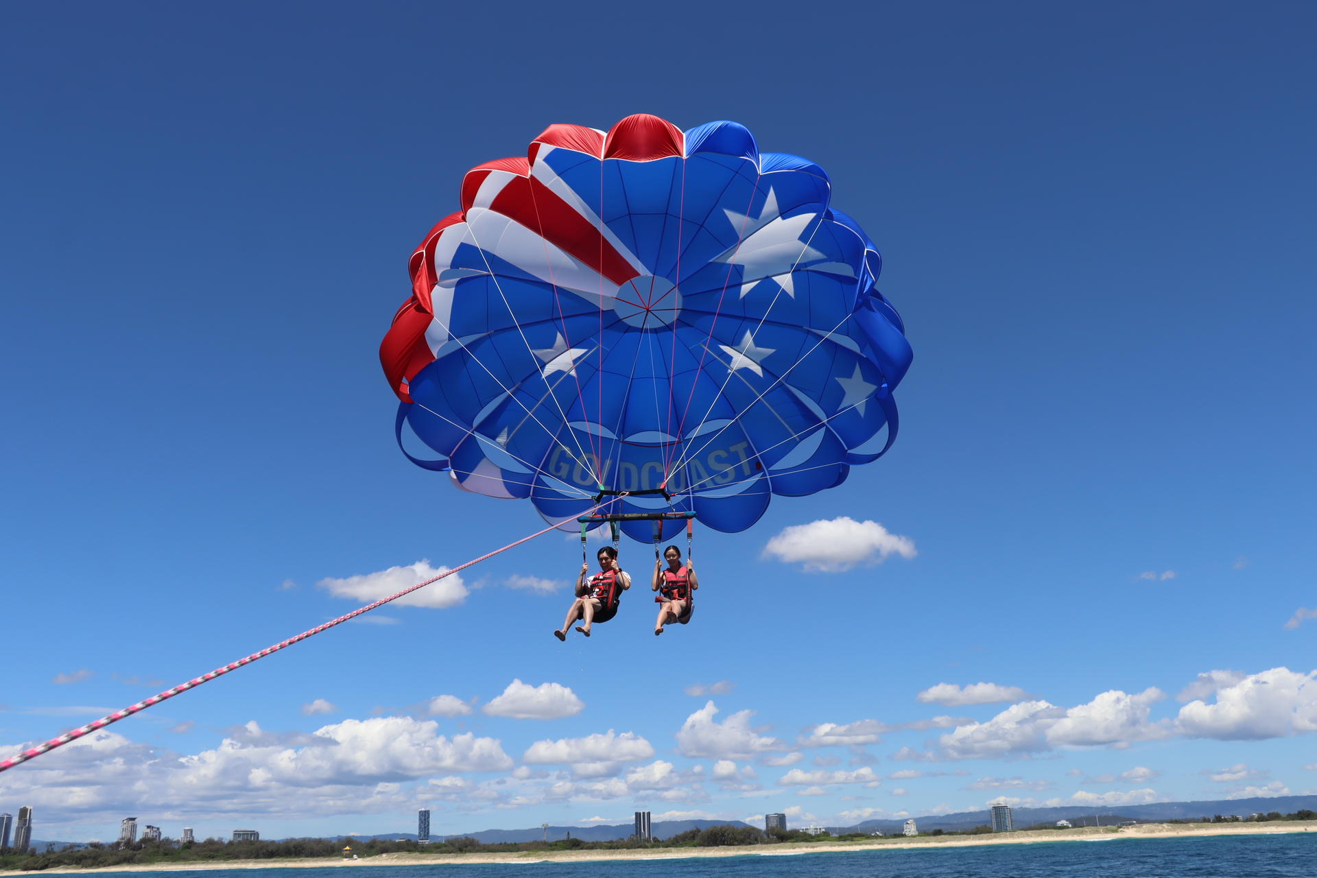 Gold Coast Parasailing Experience - Thumbnail 9