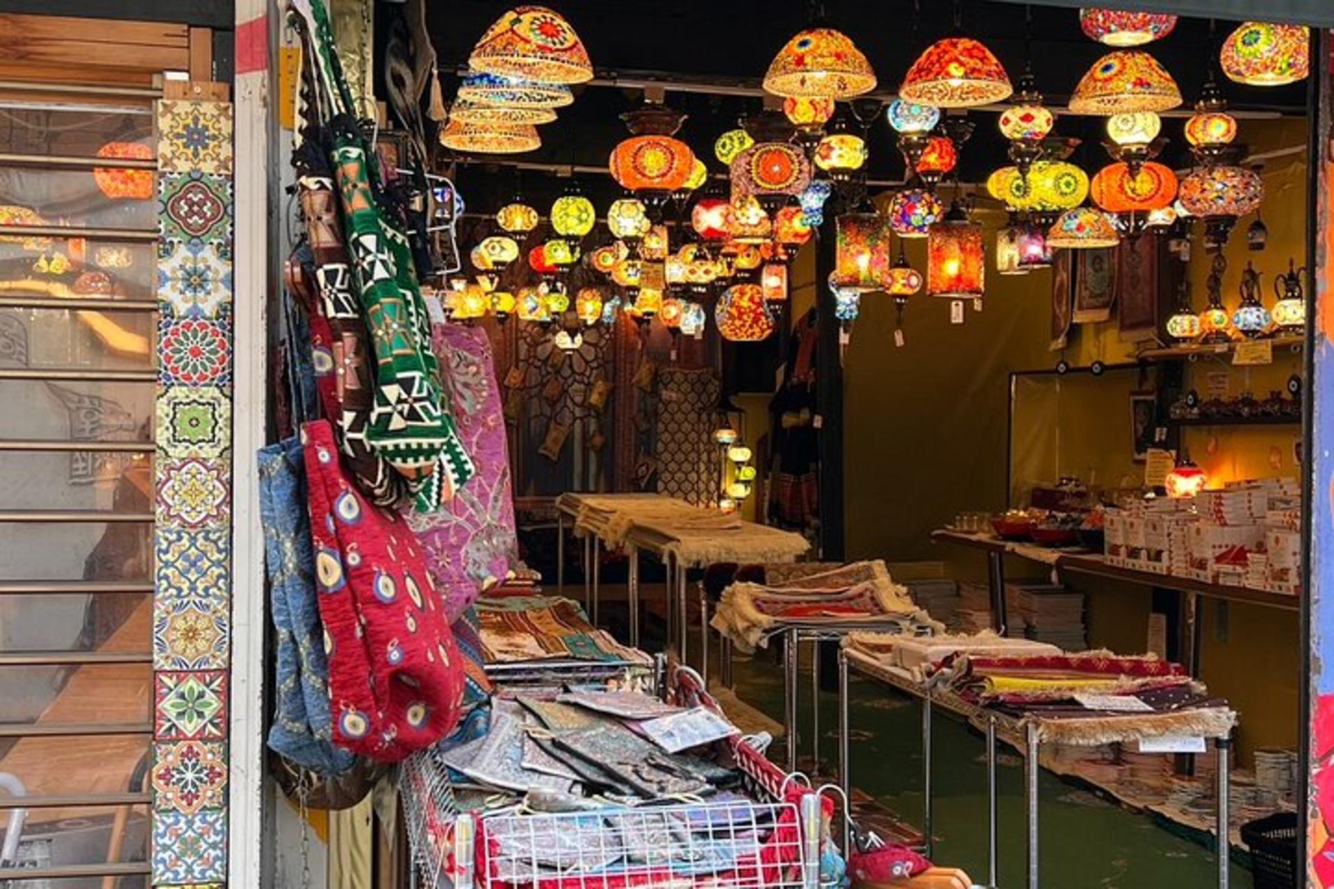 Tokyo: Yanaka Historic Shopping Streets Tour - Thumbnail 4