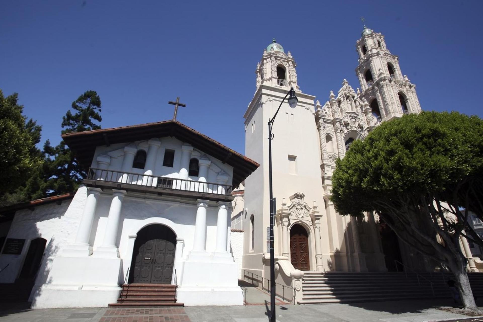 San Francisco Mission Dolores Half-Day Big Group Tour - Thumbnail 2
