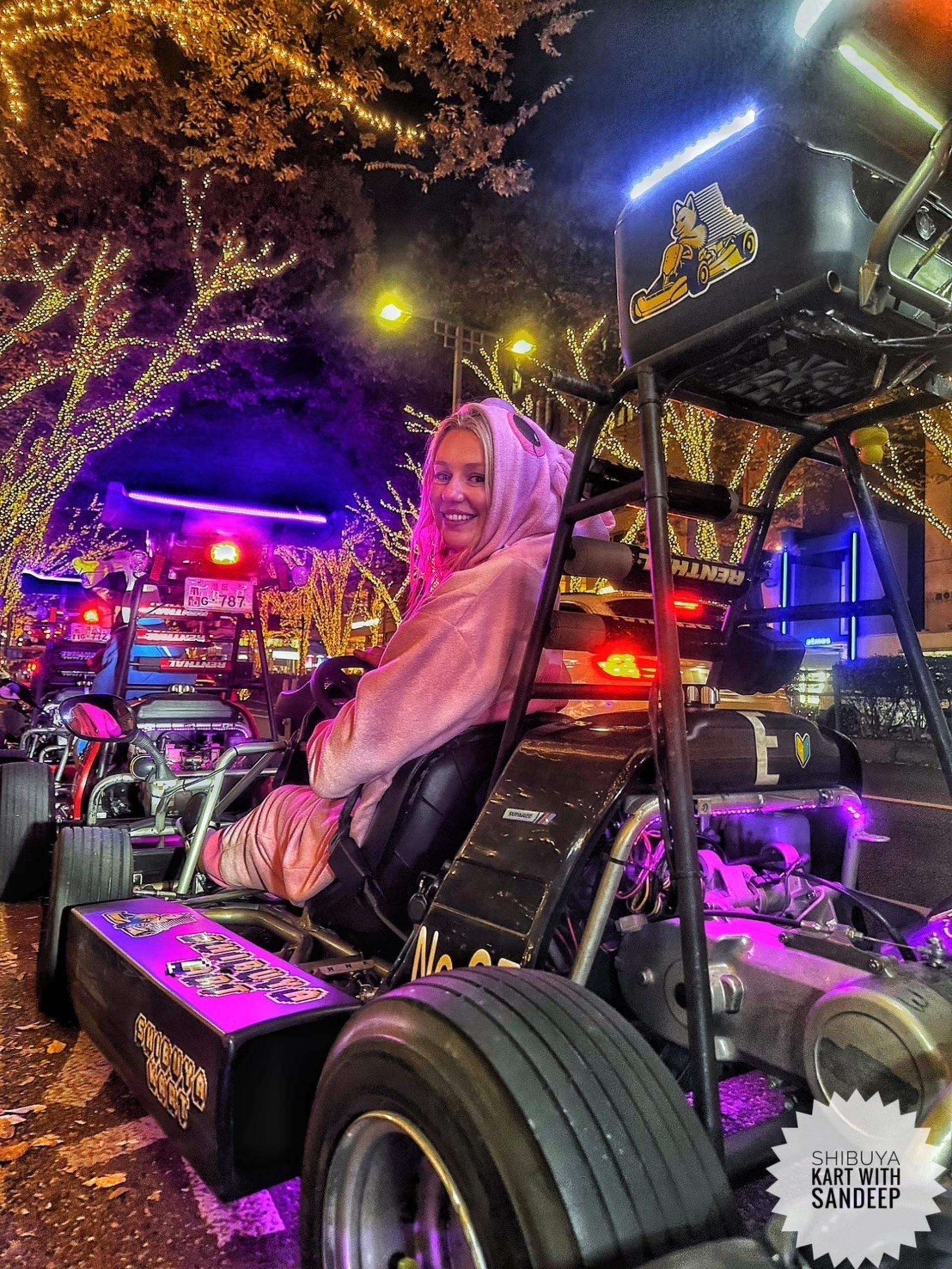 Go kart experience in Shibuya by Shibuya Kart - Thumbnail 2