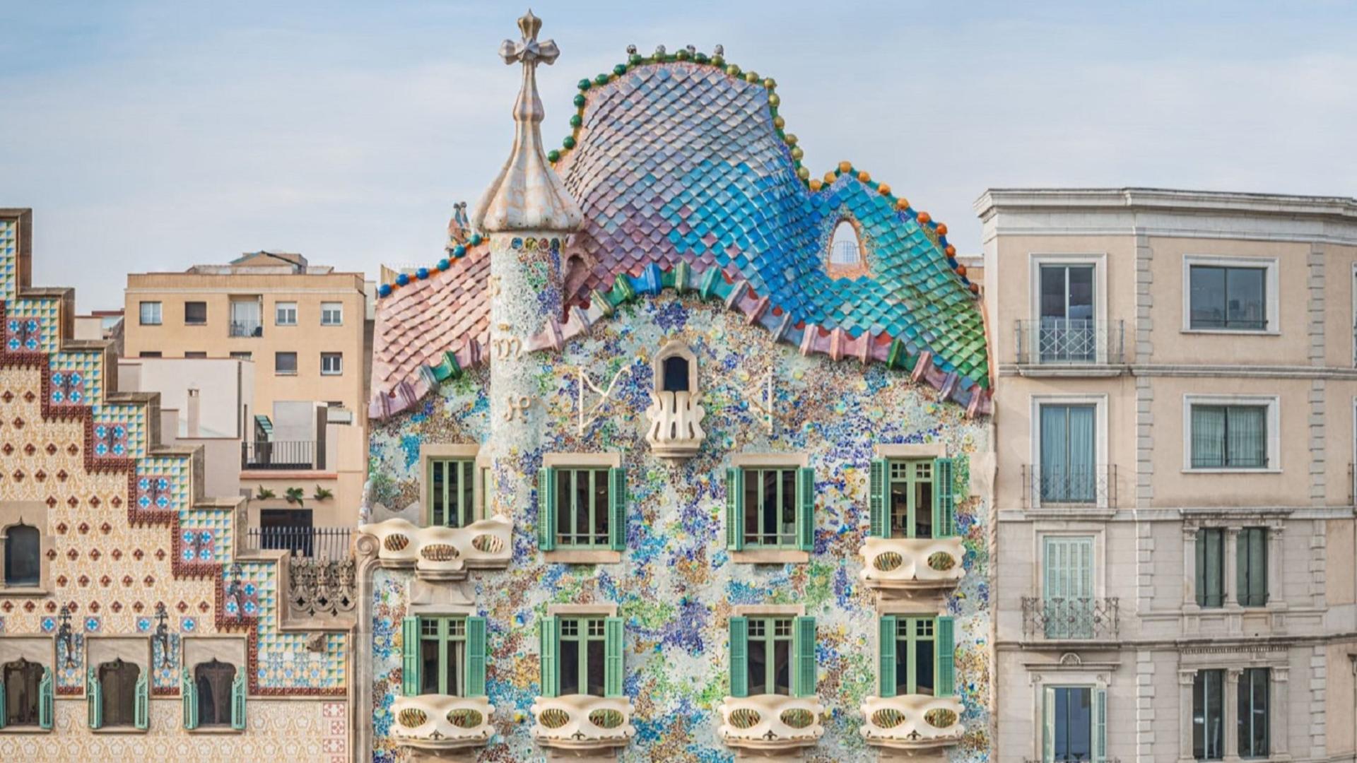 Casa Batllo Tour with Optional White Rabbit Museum Admission - Thumbnail 2