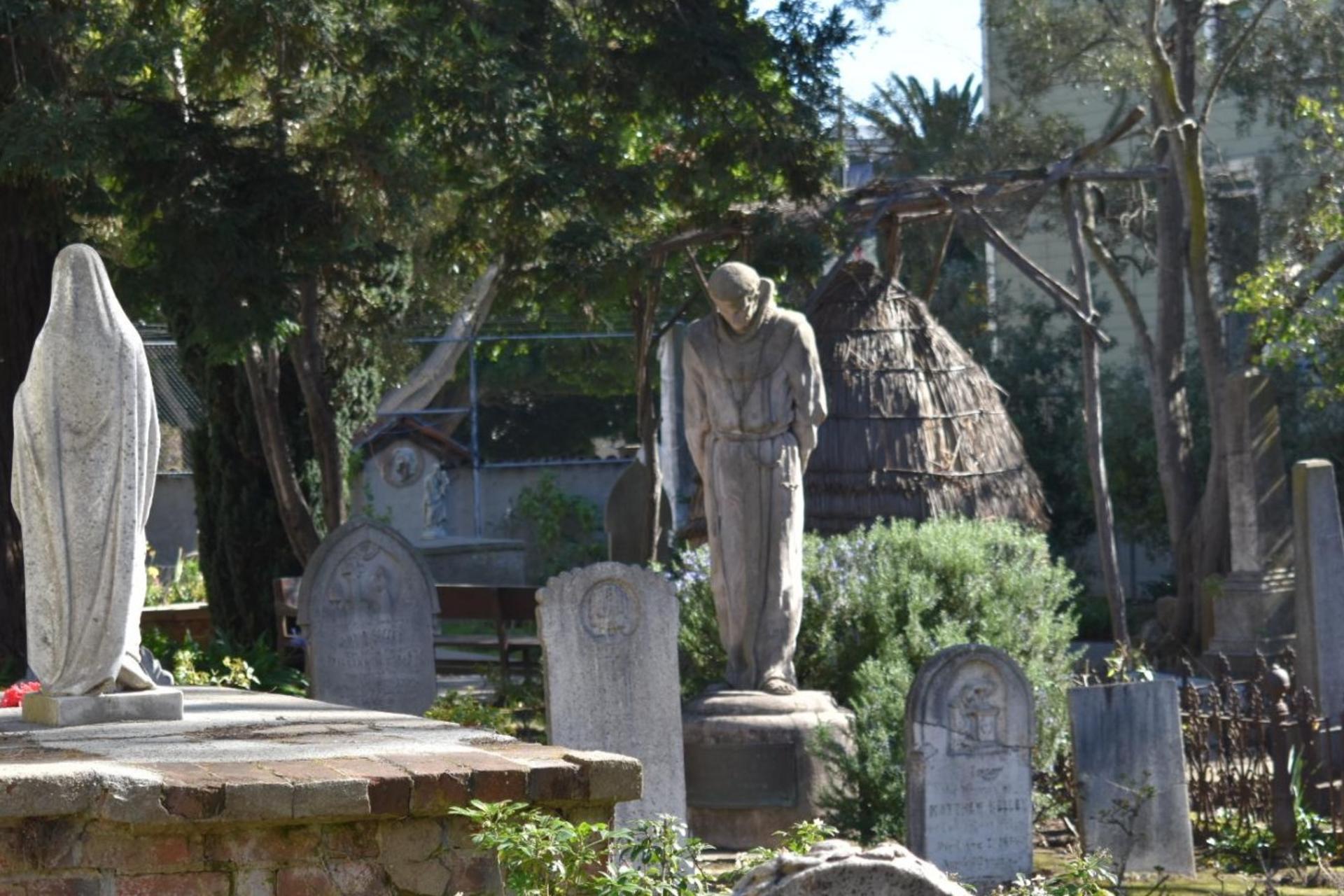 San Francisco Mission Dolores Half-Day Big Group Tour - Thumbnail 3