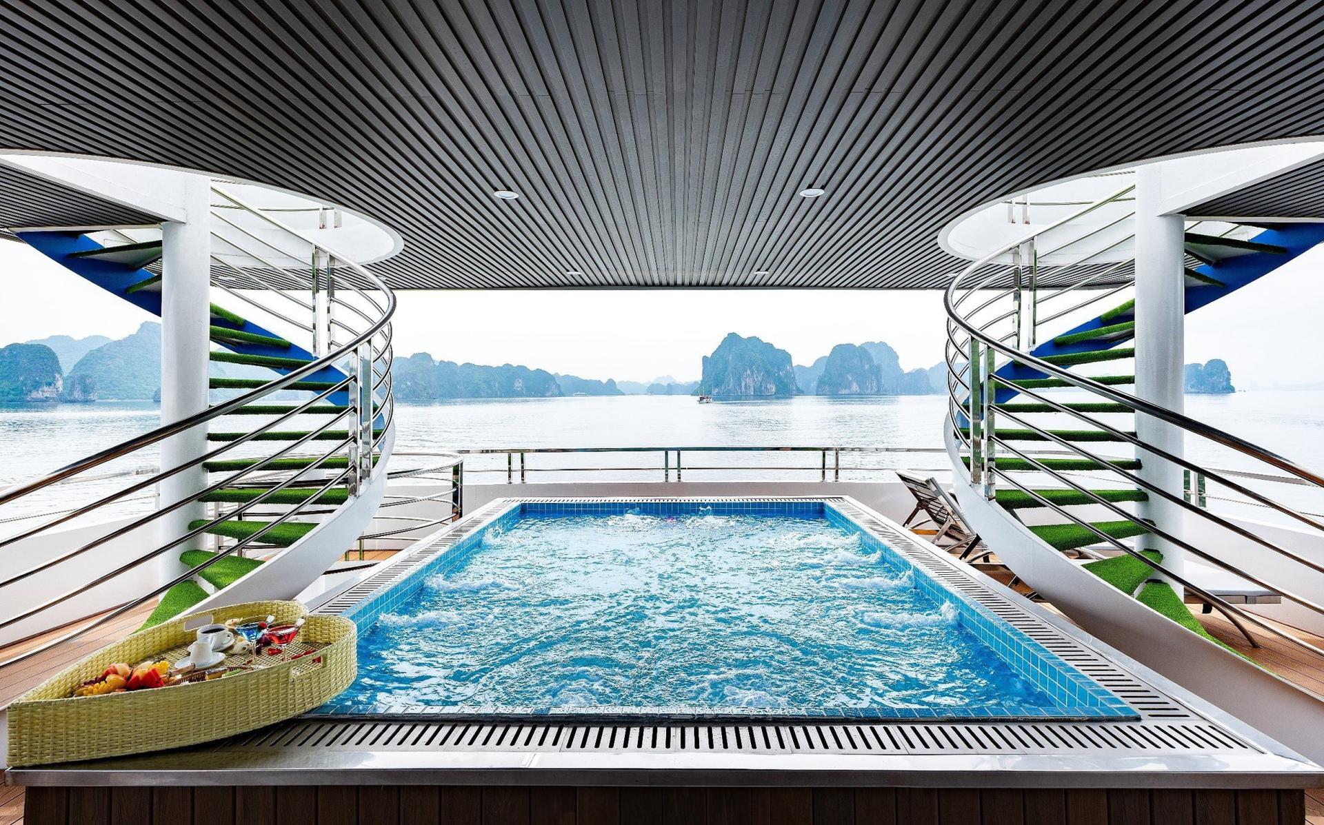 Hercules Premium Day Cruise: Ha Long Bay with Sung Sot & Ti Top - Thumbnail 16