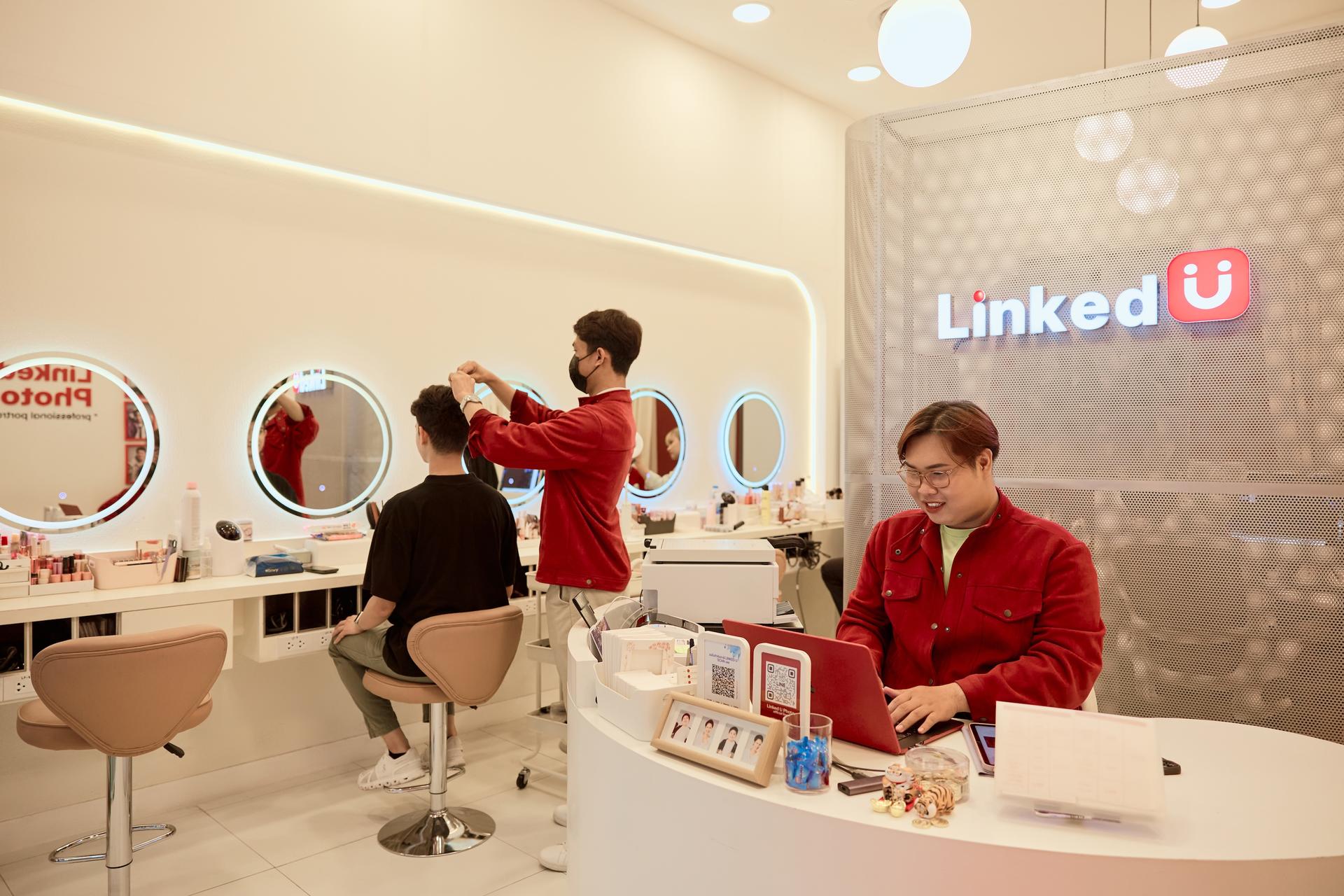 Portraits Studio by Linked U Studio at Samyan MitrTown in Bangkok - Thumbnail 28