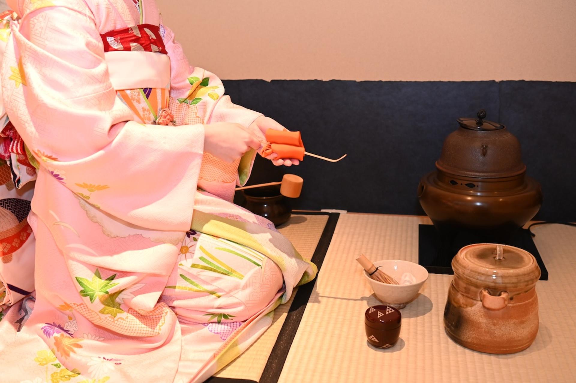 Kimono Tea Ceremony Experience at Kyoto Orizuruya, Gion - Thumbnail 6