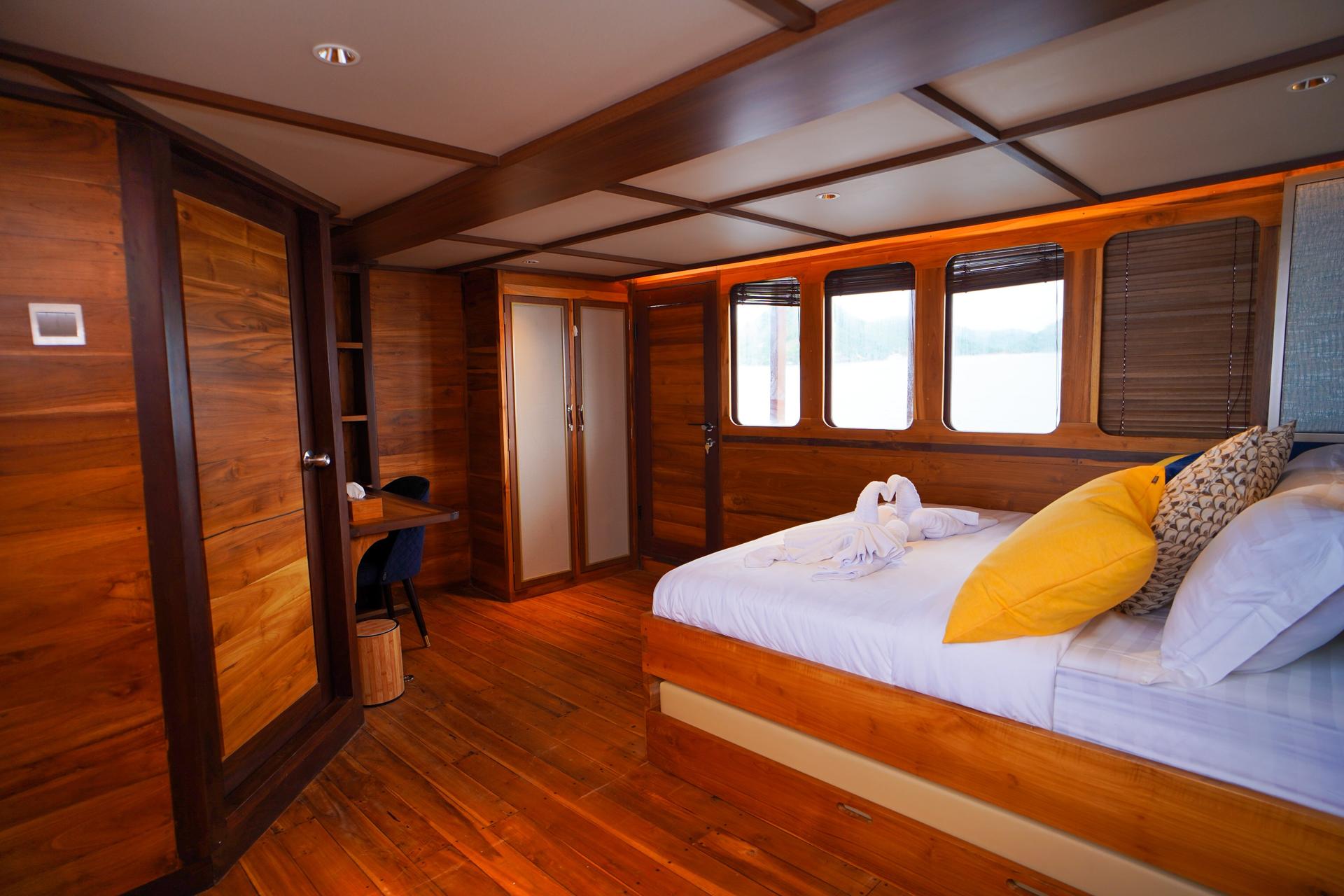 Labuan Bajo Multi-Day Phinisi Liveaboard Experience - Thumbnail 11