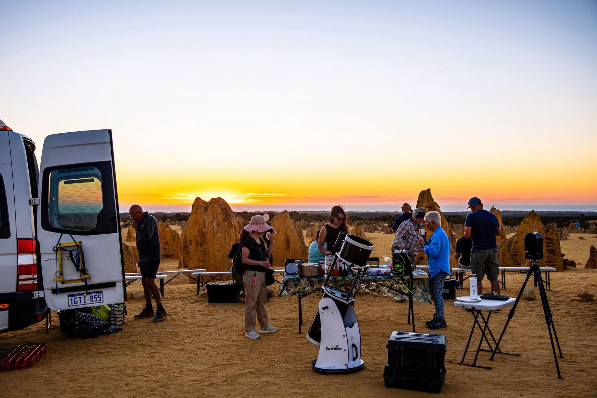 Pinnacles Sunset Dinner & Star Gazing Tour with Sandboarding - Thumbnail 13
