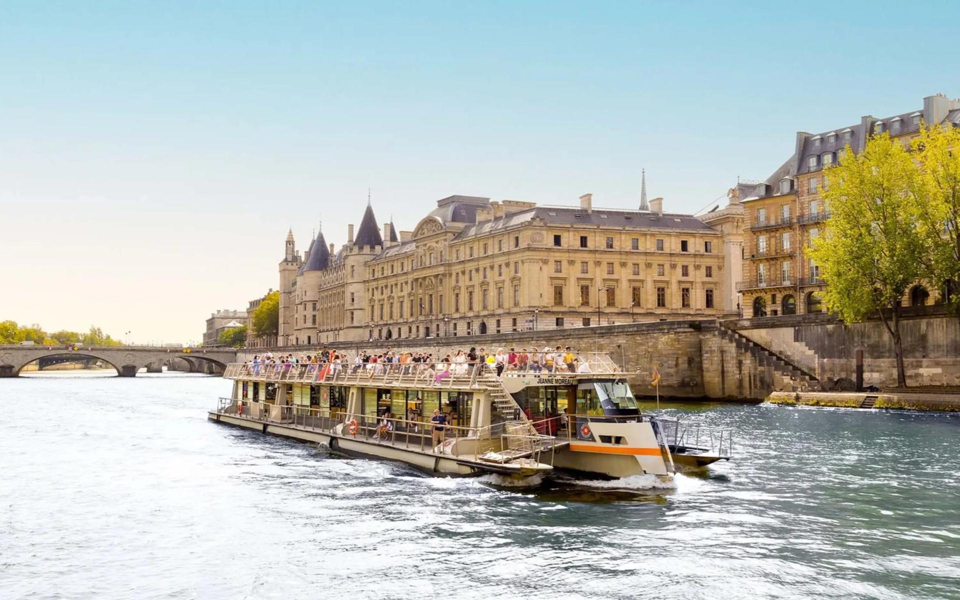 Montmartrain and Seine River Cruise Tour - Thumbnail 5