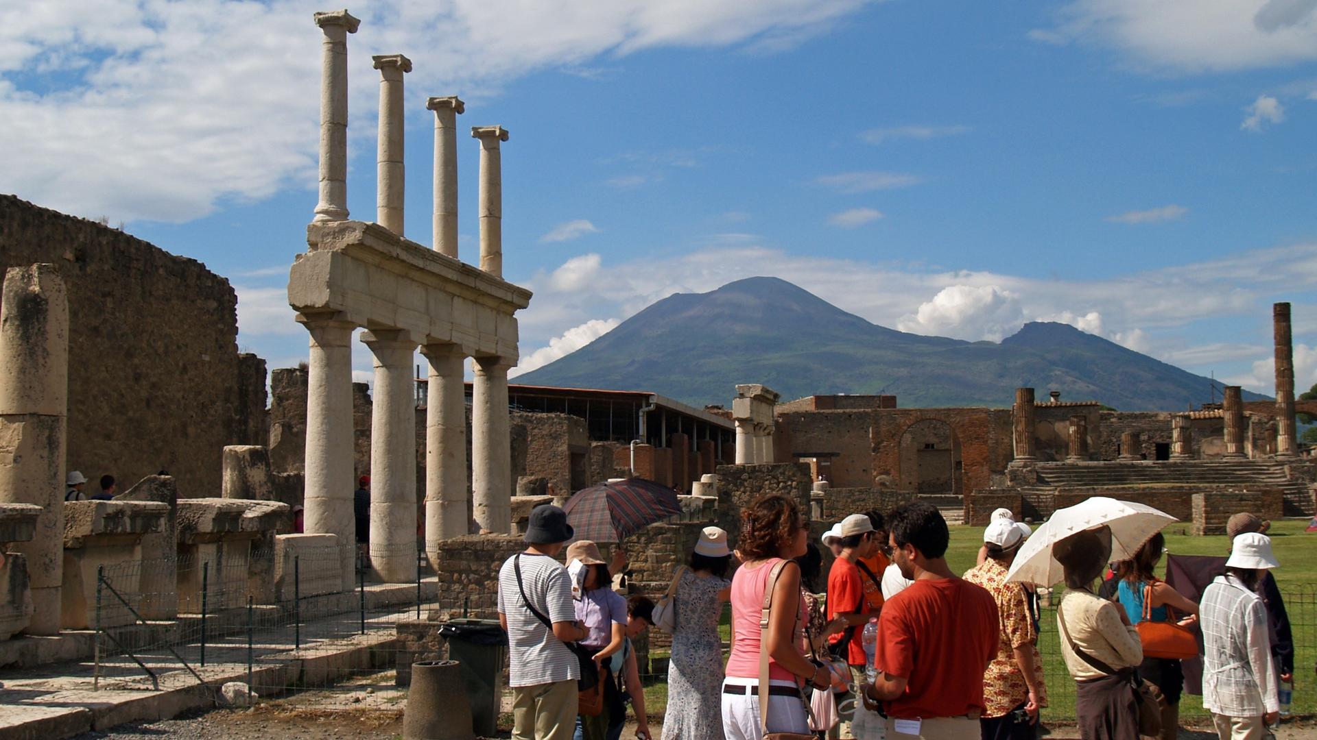 From Rome: Best of Pompeii Guided Tour and Sorrento Day Trip - Image 1