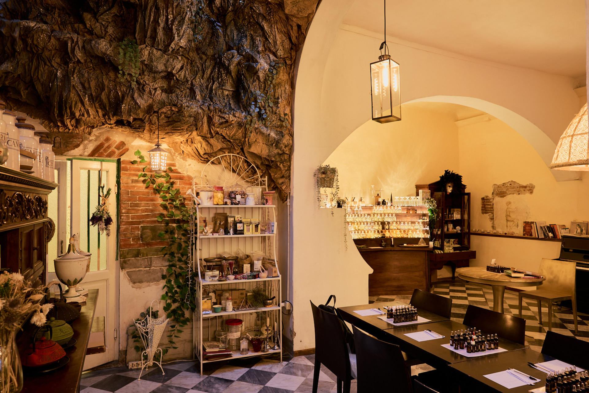Perfume Masterclass and Sensory Experience in Florence - Thumbnail 3