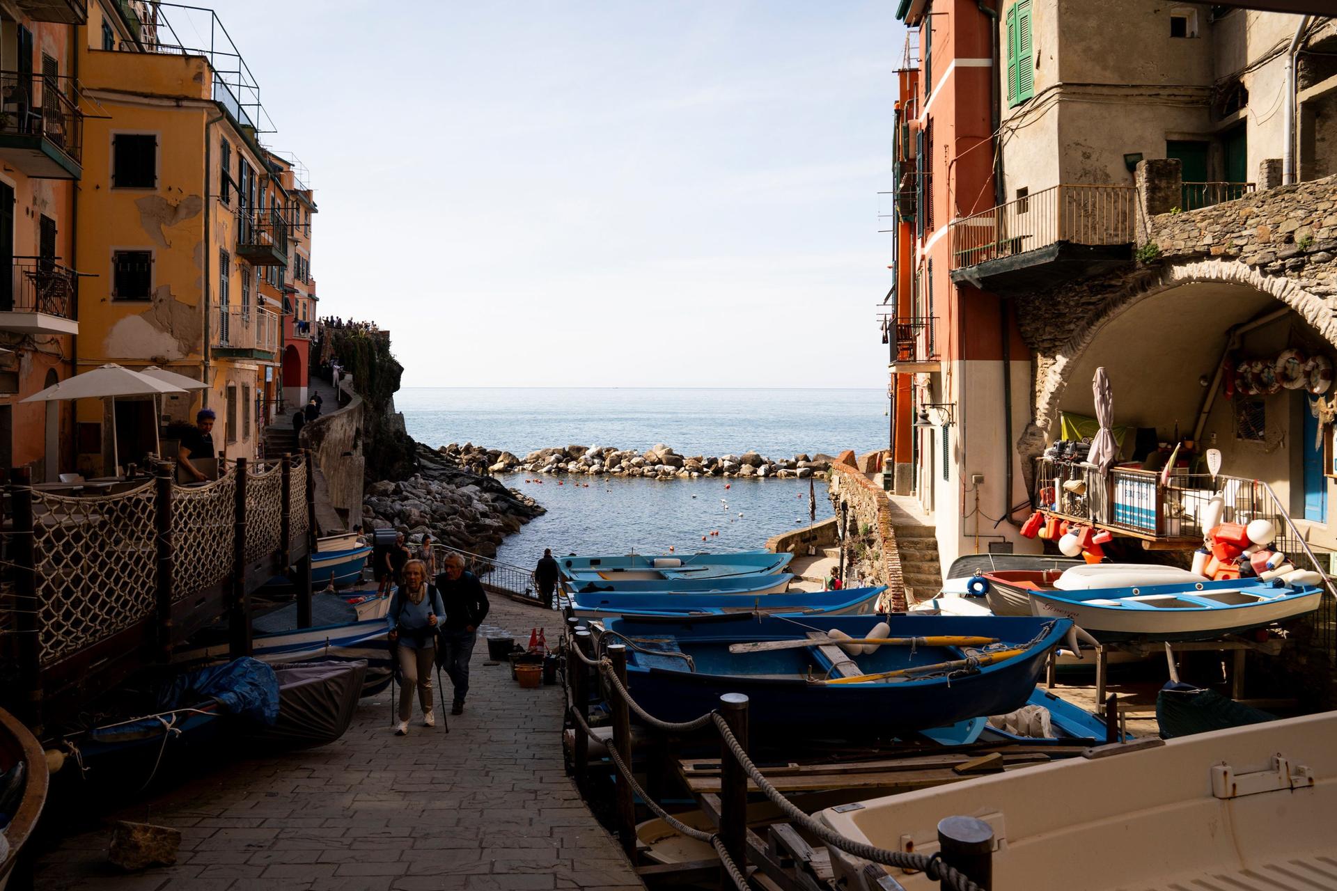 Cinque Terre & Pisa Guided Tour from Florence - Thumbnail 10