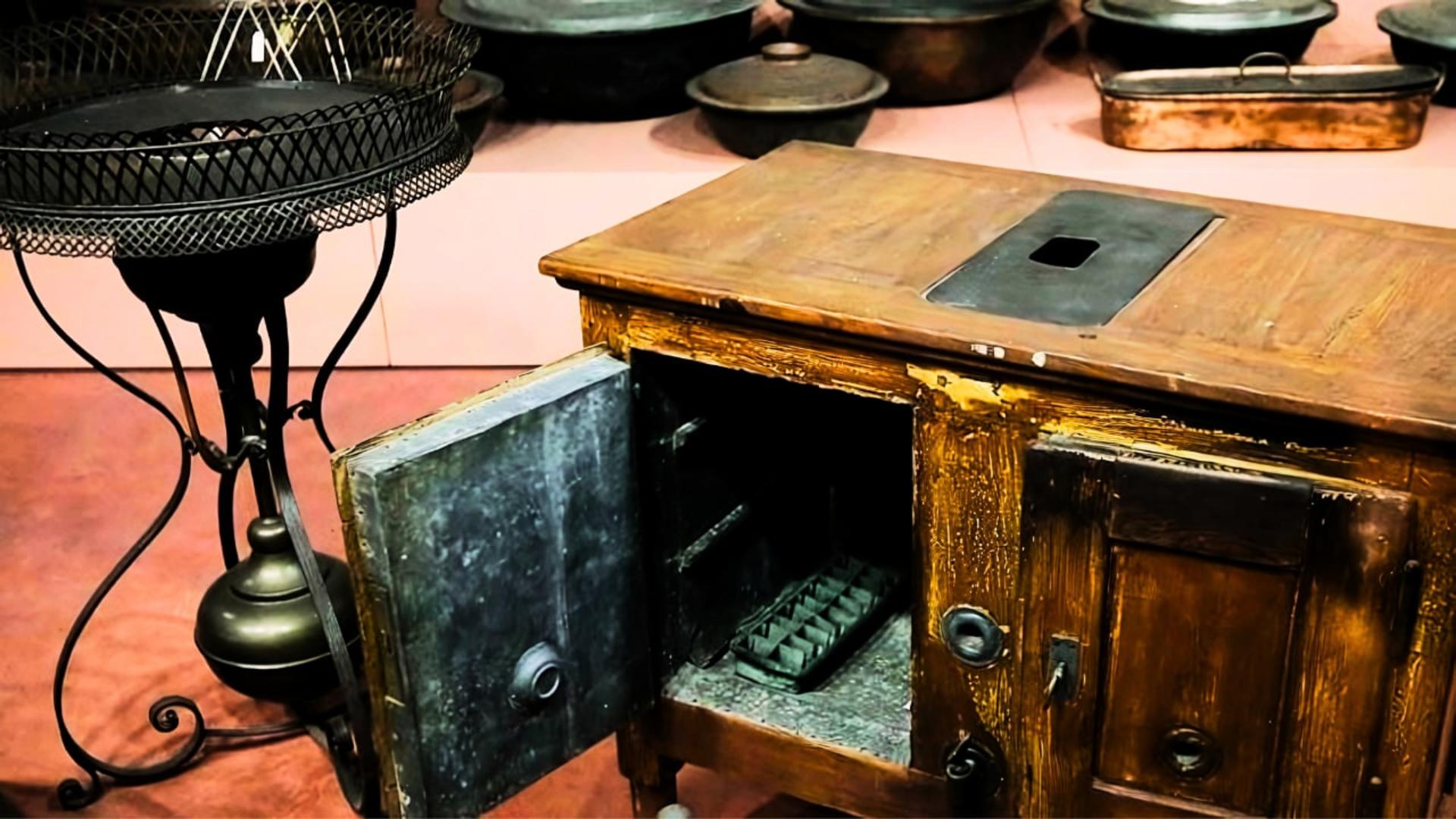 The Palace Collections Museum Skip-the-Ticket-Line Entry with Audio Guide - Thumbnail 5