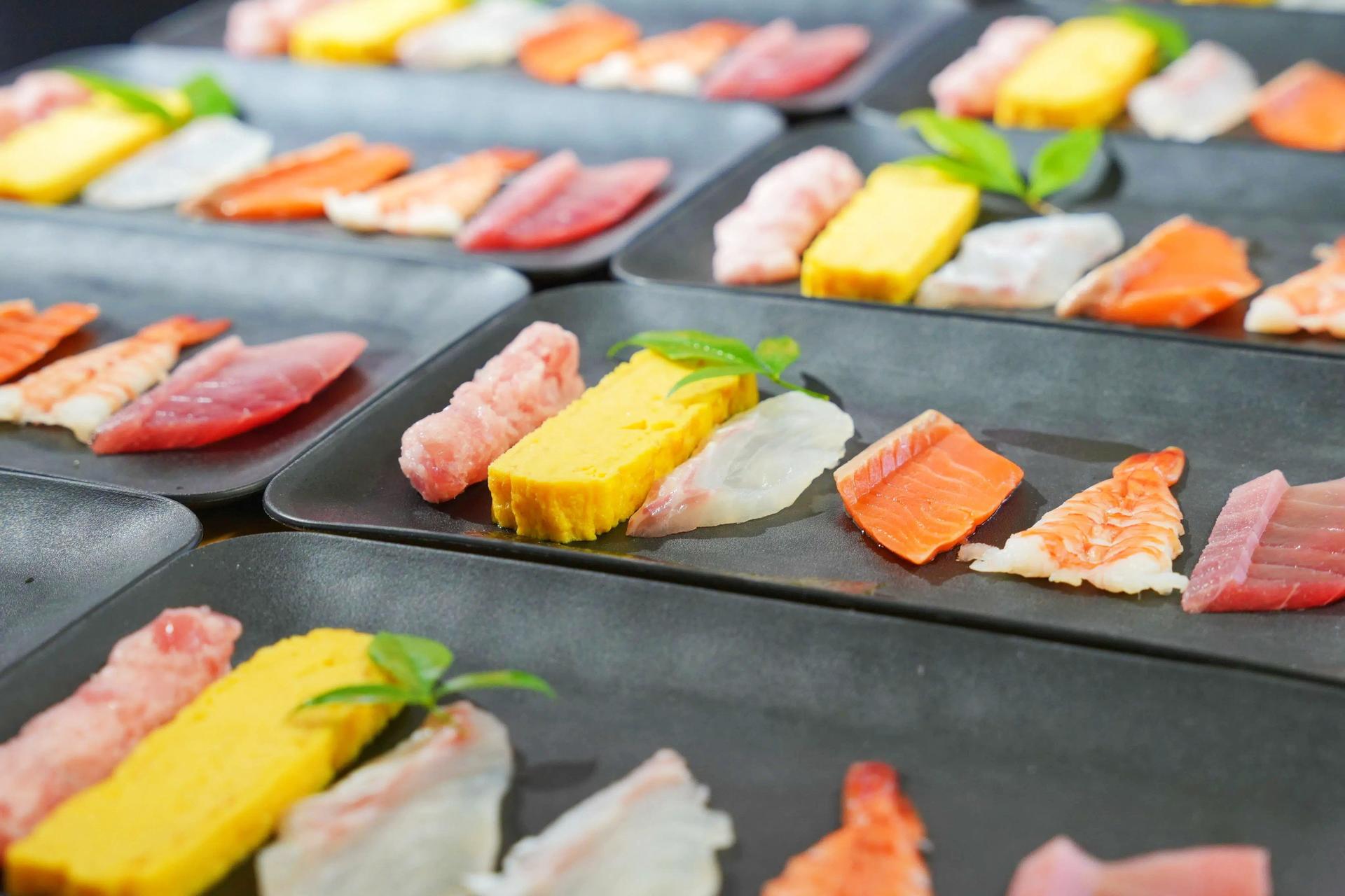 Tsukiji Fish Market Guided Tour & Sushi Making with Pro Chef - Thumbnail 4