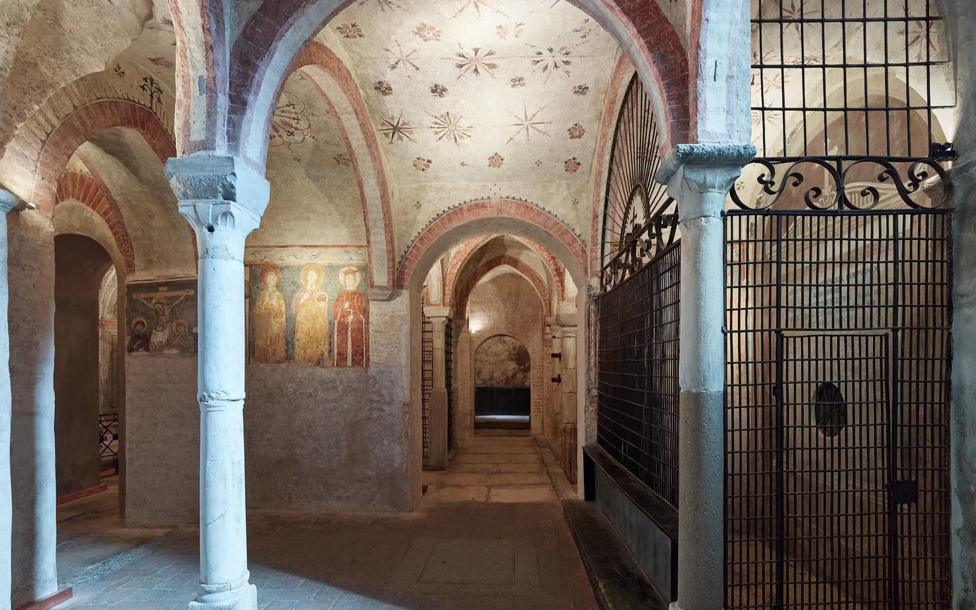 Crypt of San Sepolcro ticket in Milan - Thumbnail 4