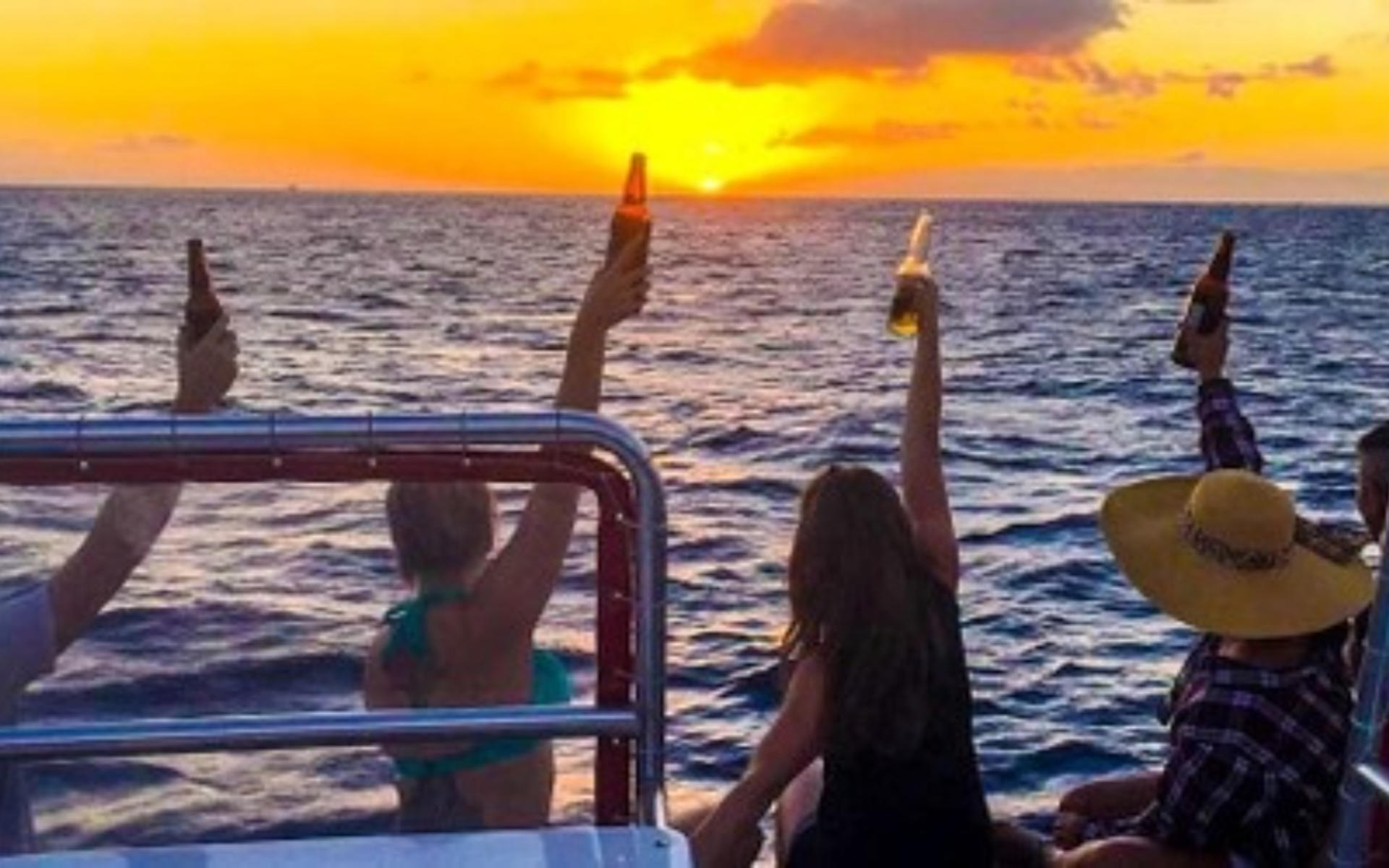 Sunset or daytime Ko Olina glass bottom boat experience - Thumbnail 7