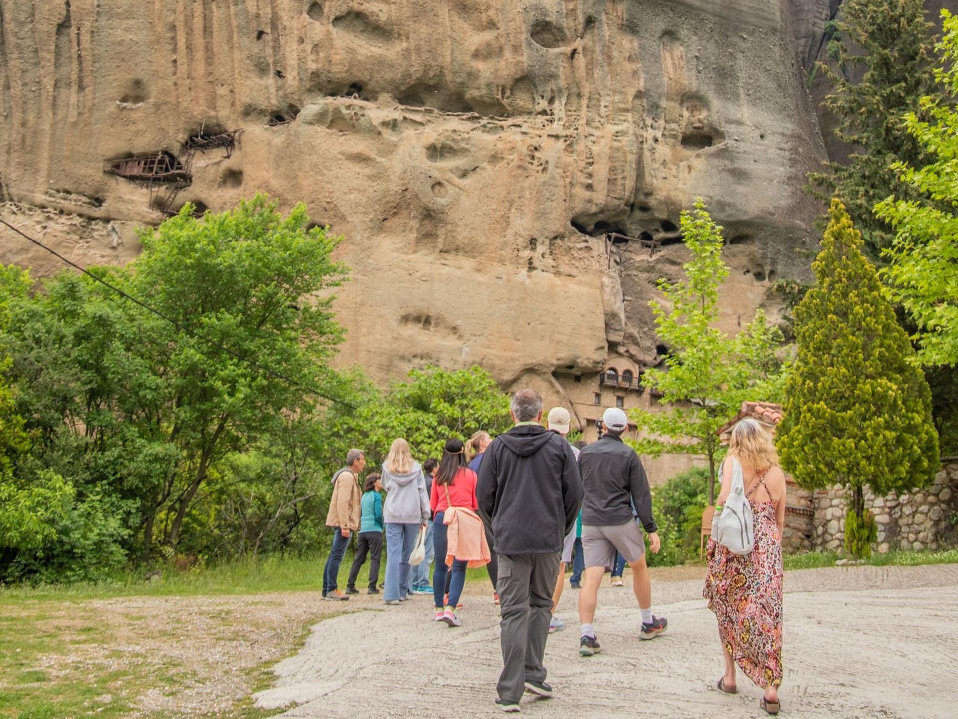 Midday monasteries and hidden caves bus tour in Meteora - Thumbnail 17