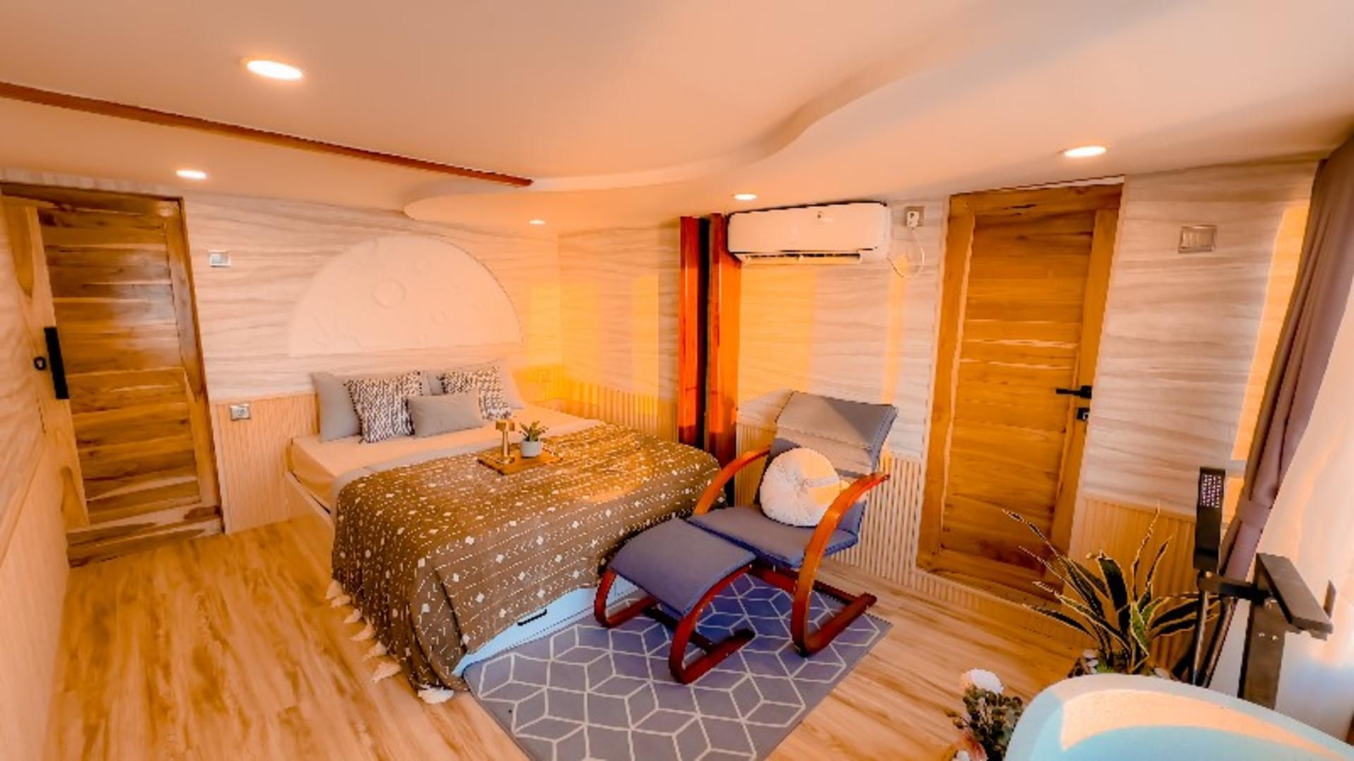 [Luxury Phinisi] 3D2N Sailing Liveaboard from Labuan Bajo - Thumbnail 8