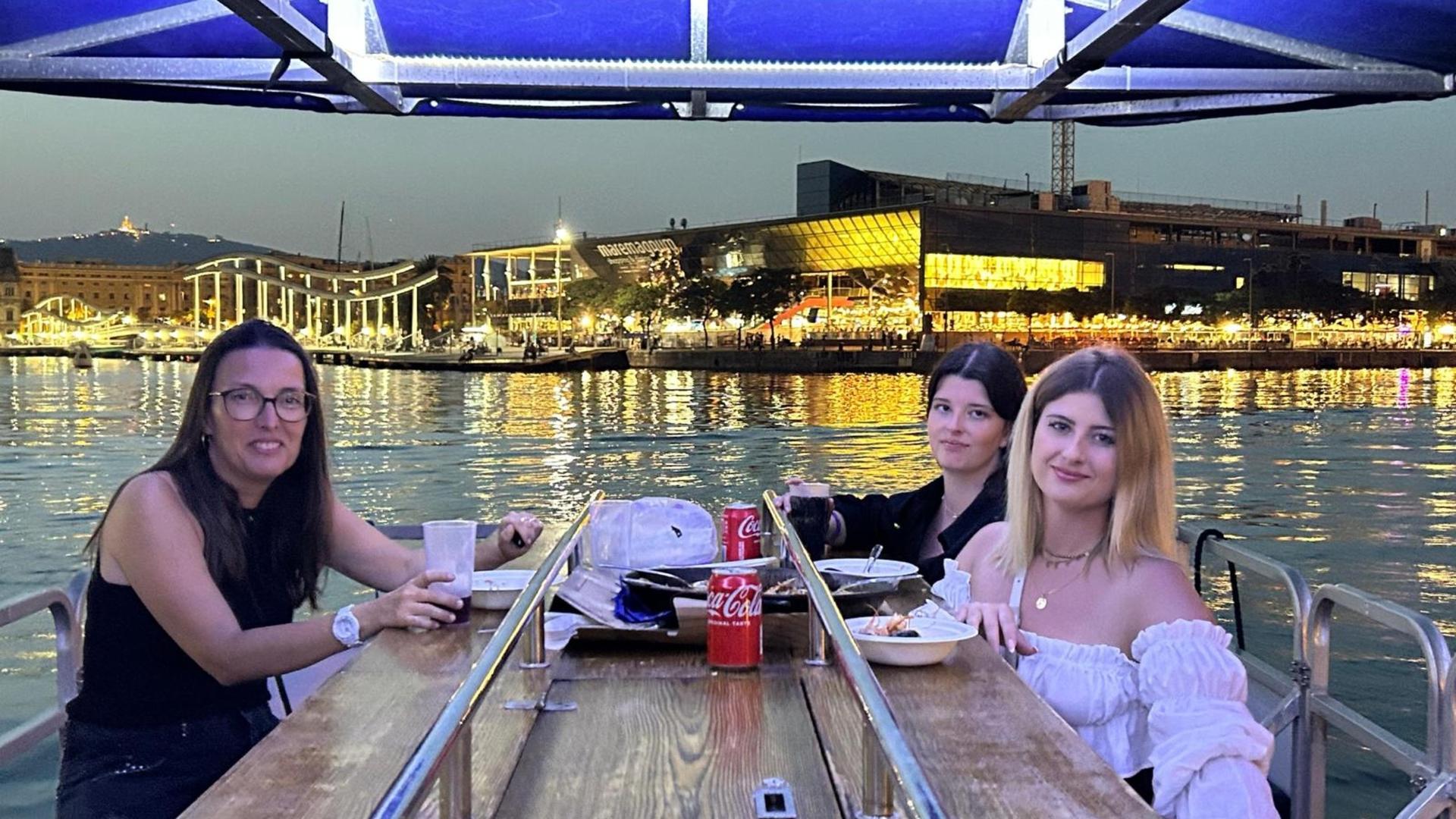 Evening Cruise with Dinner and Drinks in Barcelona - Thumbnail 5