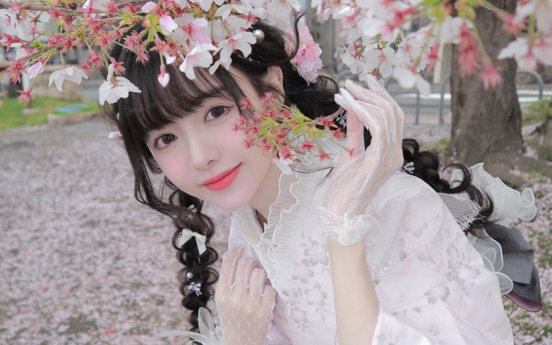 Tokyo Kimono, Furisode, and Yukata Rental Experience | Exquisite Hairstyling & Japanese Makeup & Photo Shoot (Ookini Asakusa Kaminarimon) - Image 1