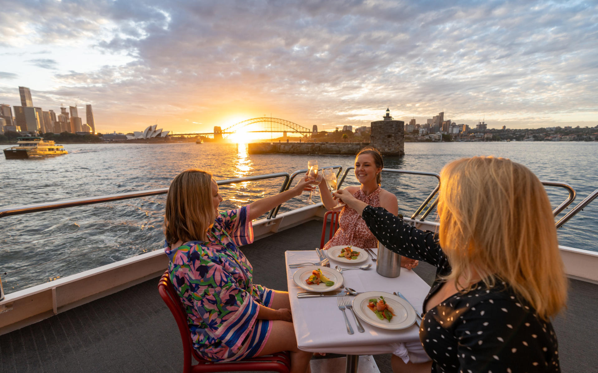 Sydney Harbour Sunset Twilight Cruise - Thumbnail 4