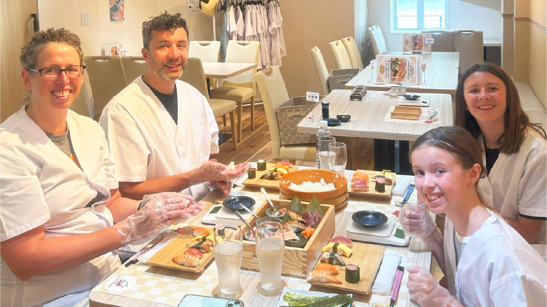 Osaka: Let’s be a Sushi Master in Namba! Same-day bookings welcome! - Thumbnail 9