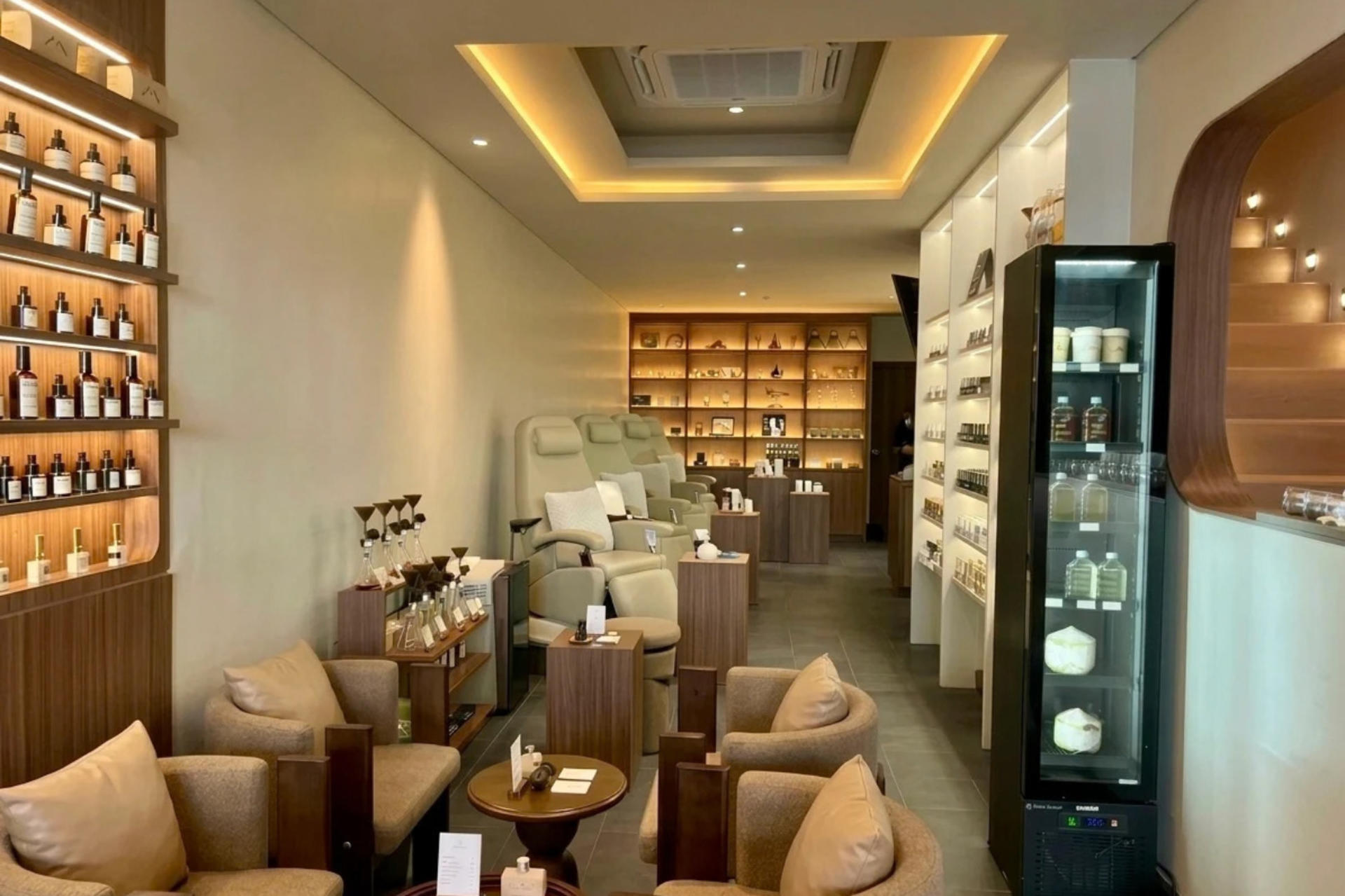TEAVA Nail Salon at Siam Square in Bangkok - Image 1