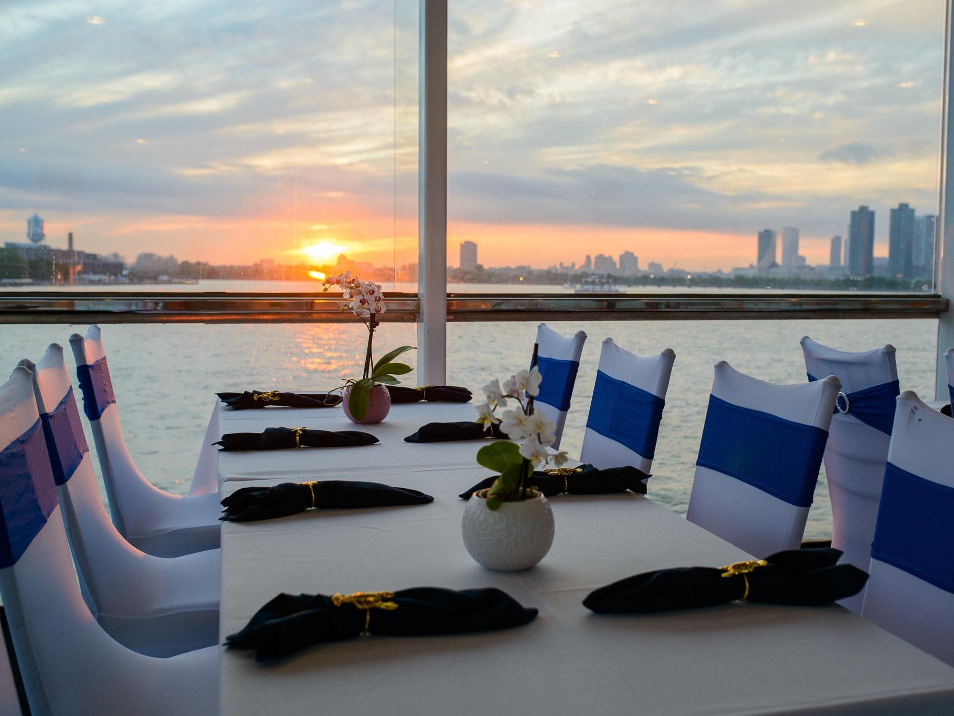 New York City Signature Dinner Cruise on Eternity - Thumbnail 2
