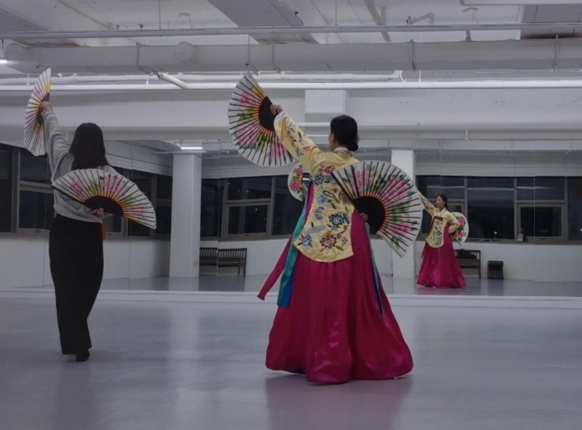 Step into the Beauty of K-Traditional Dance in Seoul - Thumbnail 5