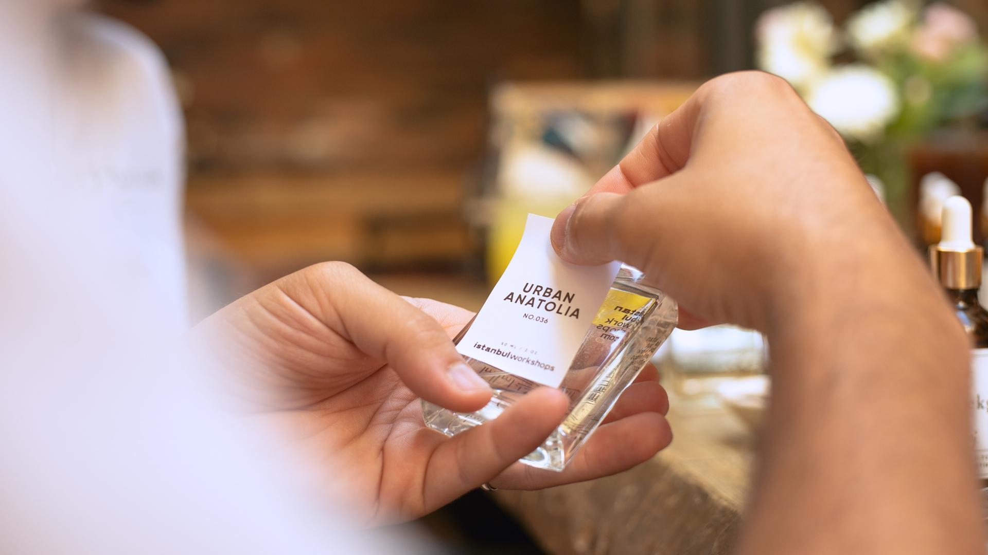 Perfume making workshop experience in Istanbul - Thumbnail 9