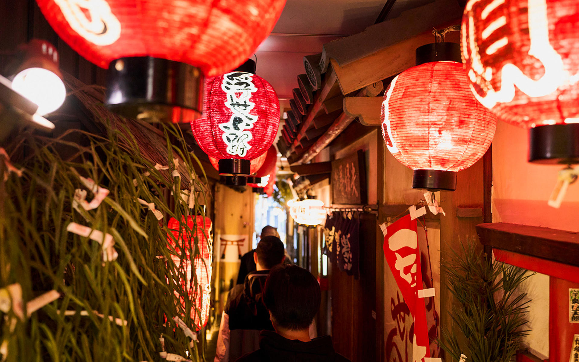 Osaka: 2-Hour Highlights & Hidden Gems Walking Tour - Thumbnail 2