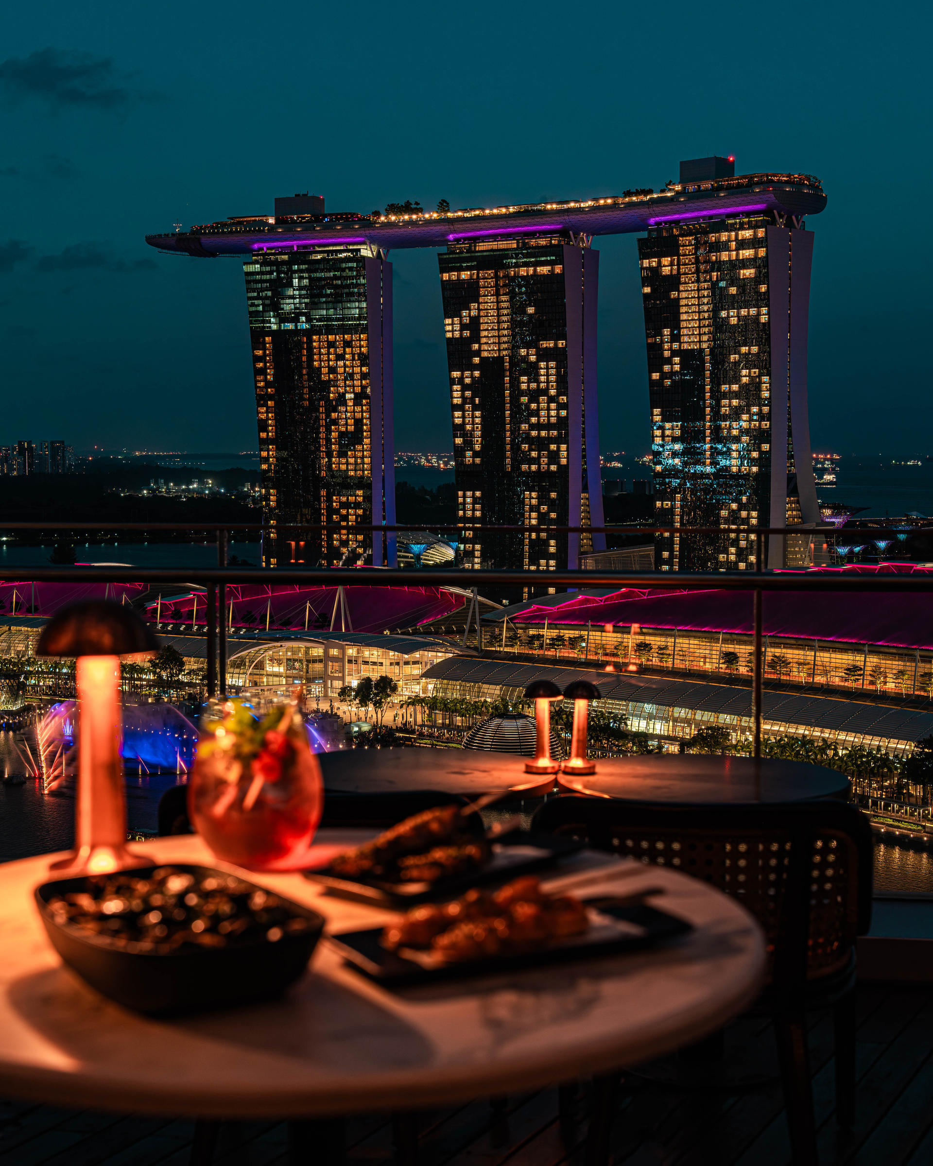 VUE Bar and Grill Restaurant in Singapore  - Image 1