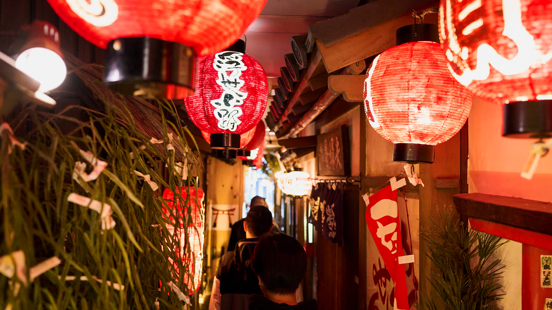 Osaka: Guided Food Tour with 12 Dishes and 2 Drinks - Thumbnail 12