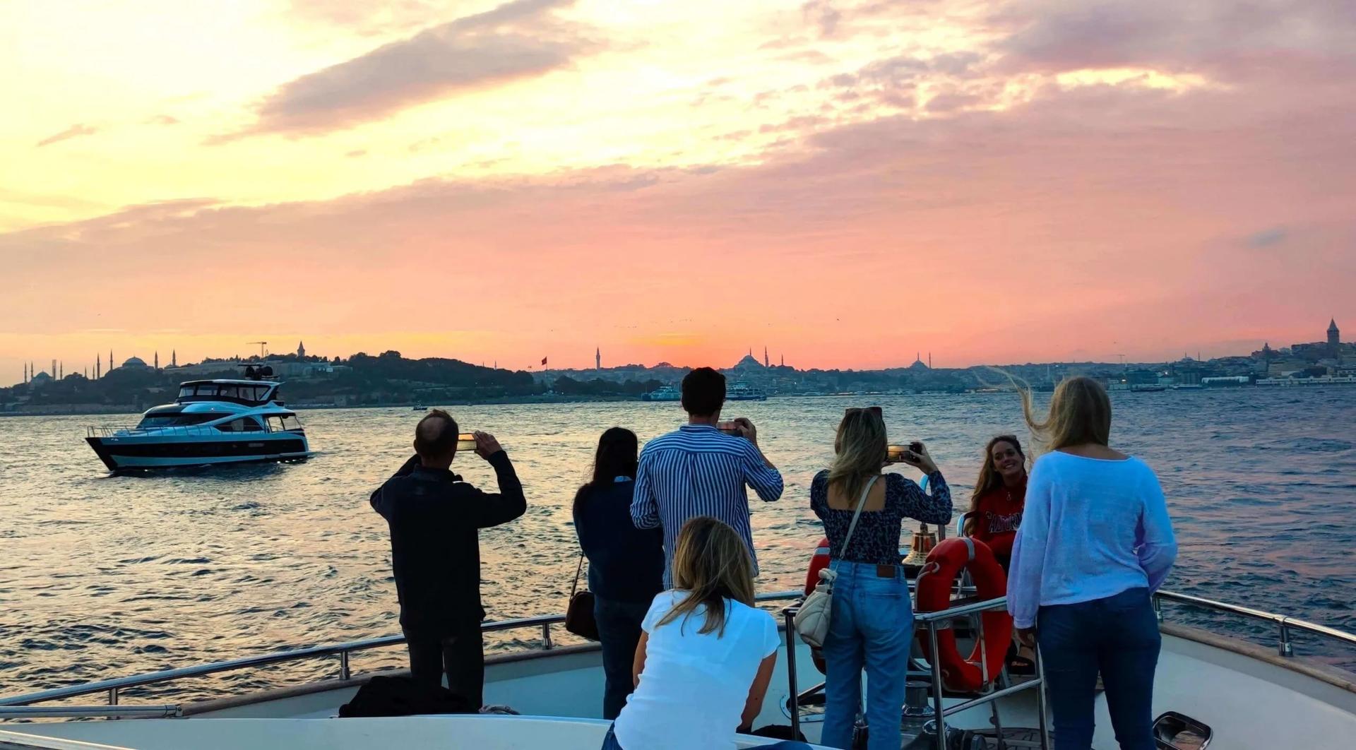 Istanbul Bosphorus Sunset Half-Day Cruise - Thumbnail 15