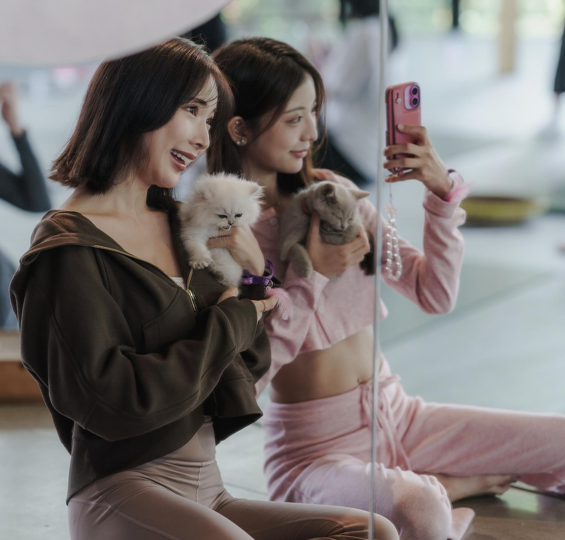 Puppy & Kitten Yoga Therapy with Photo Experience in Bangkok - Thumbnail 36