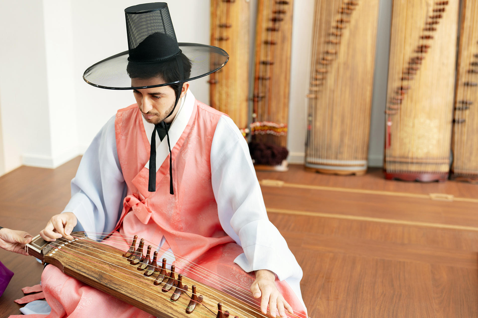  Real K-Vibes:Hanbok + Gayageum Class you'll Never Forget - Thumbnail 10