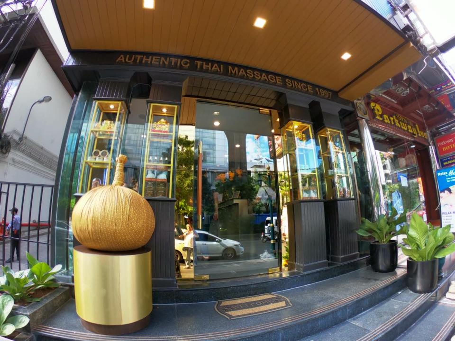 Lek Massage and Spa at BTS Nana Branch Experience in Bangkok - Image 1