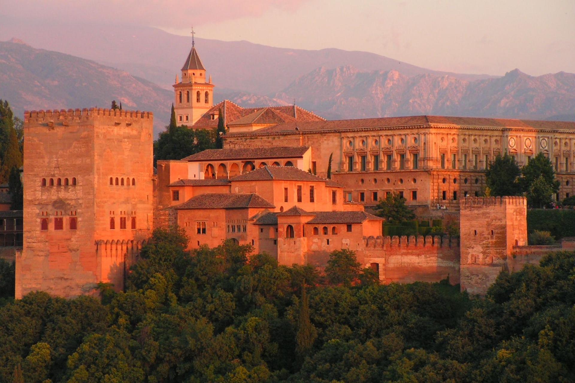 Alhambra Guided Tour with Options for Nasrid Palace and Transfers - Thumbnail 3