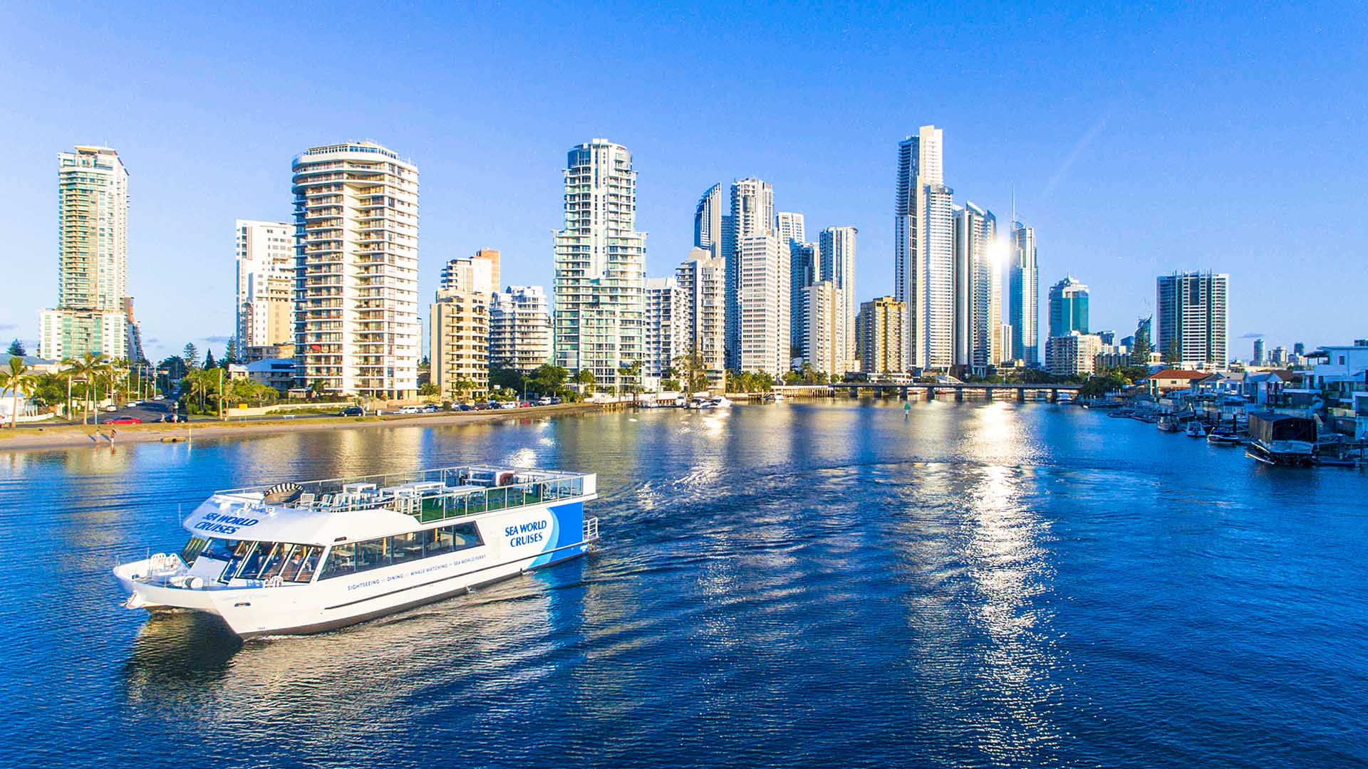 Sightseeing Lunch Cruise in the Gold Coast - Thumbnail 3