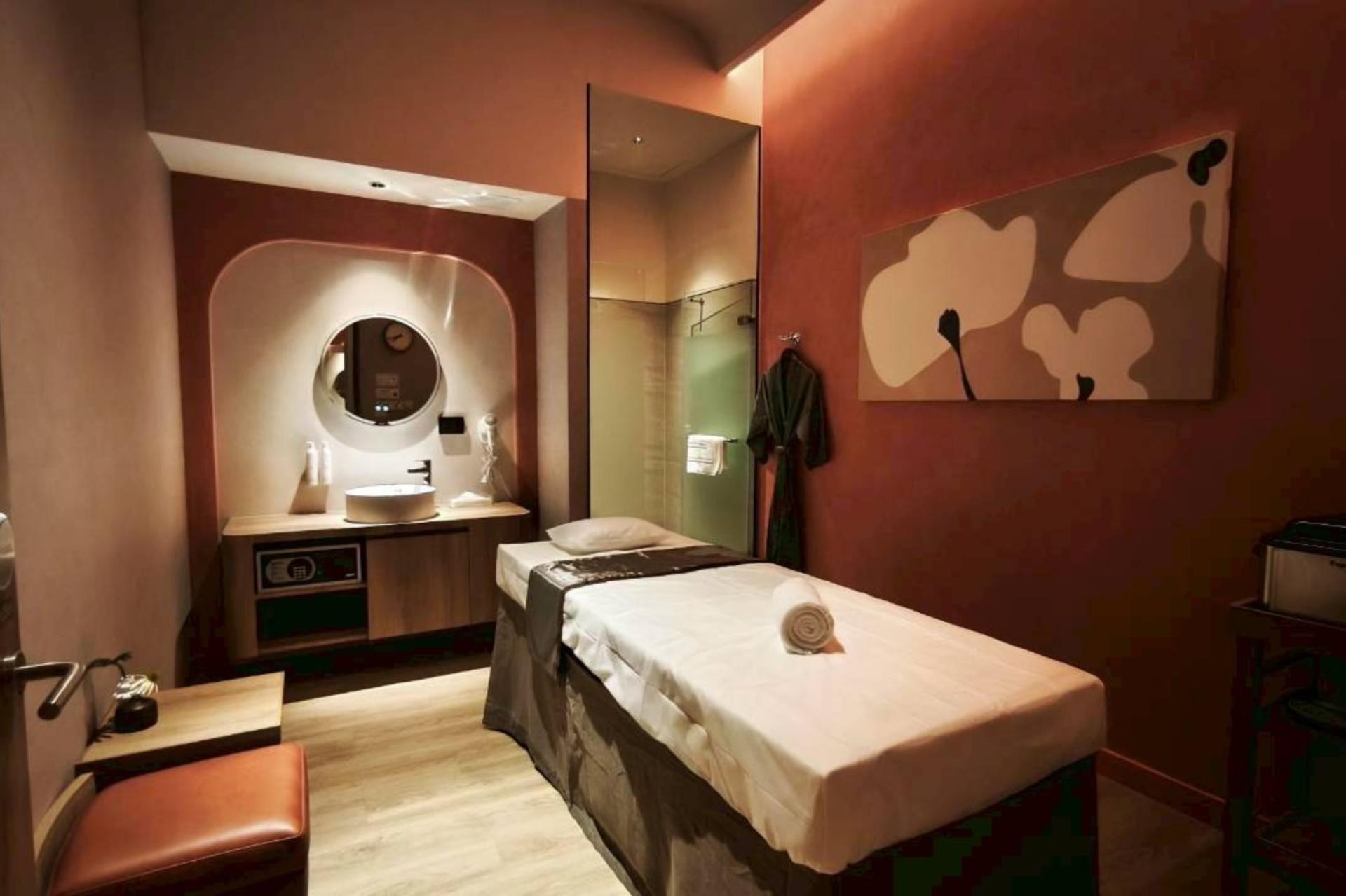 Let's Relax Spa at Crystal Sports G in Bangkok - Thumbnail 3