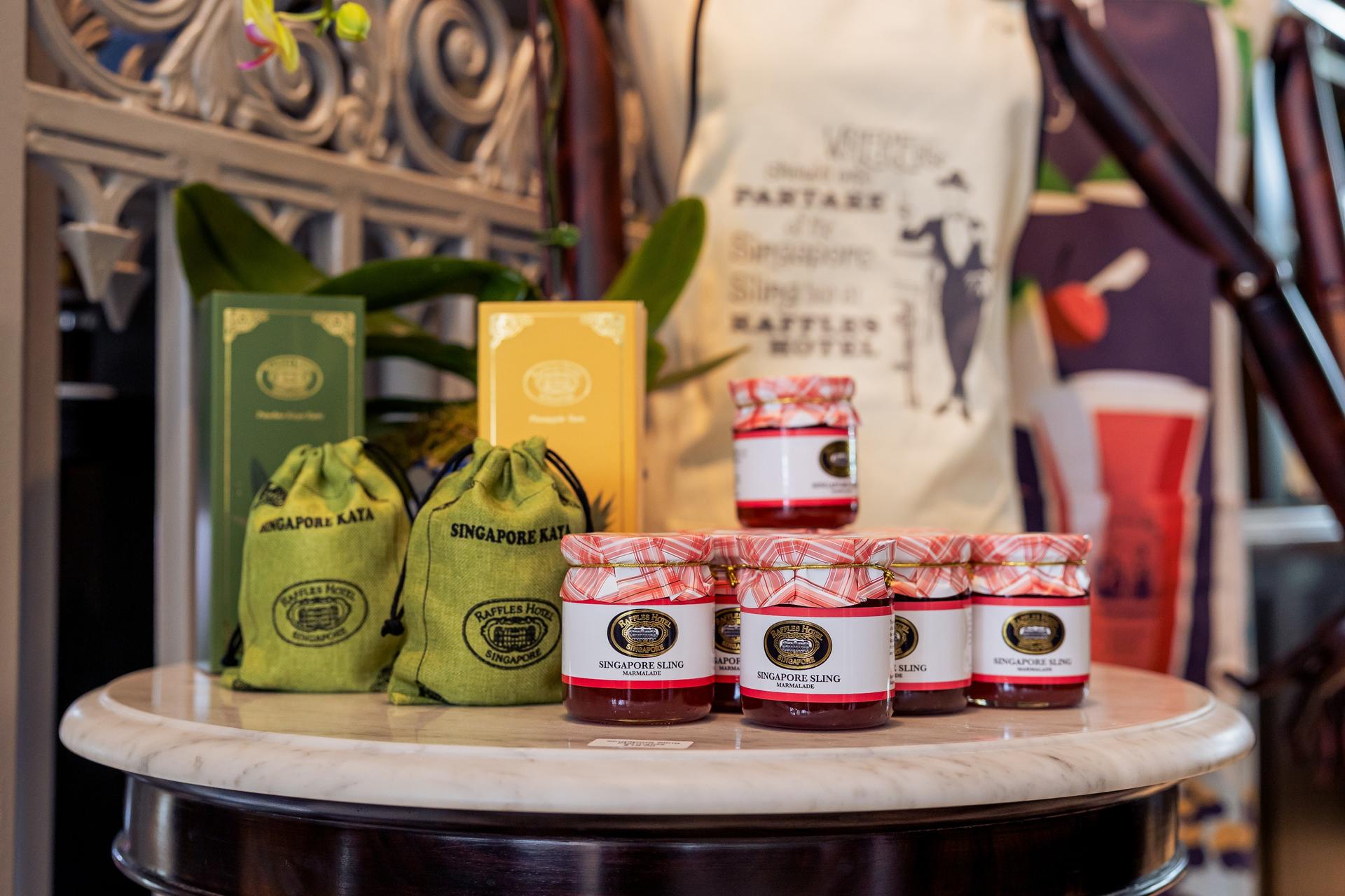 Raffles Boutique Signature Souvenirs - Thumbnail 2