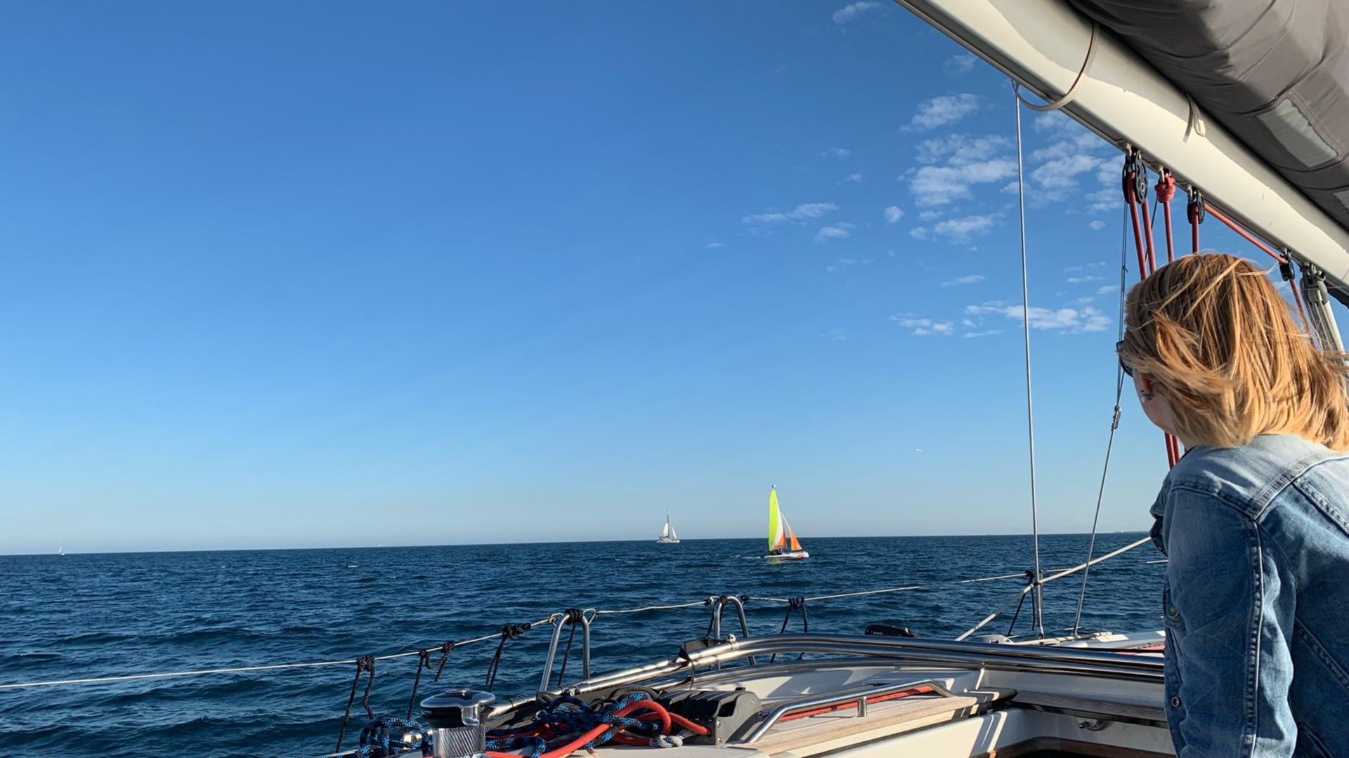 Sunset sailboat experience in Barcelona - Thumbnail 8
