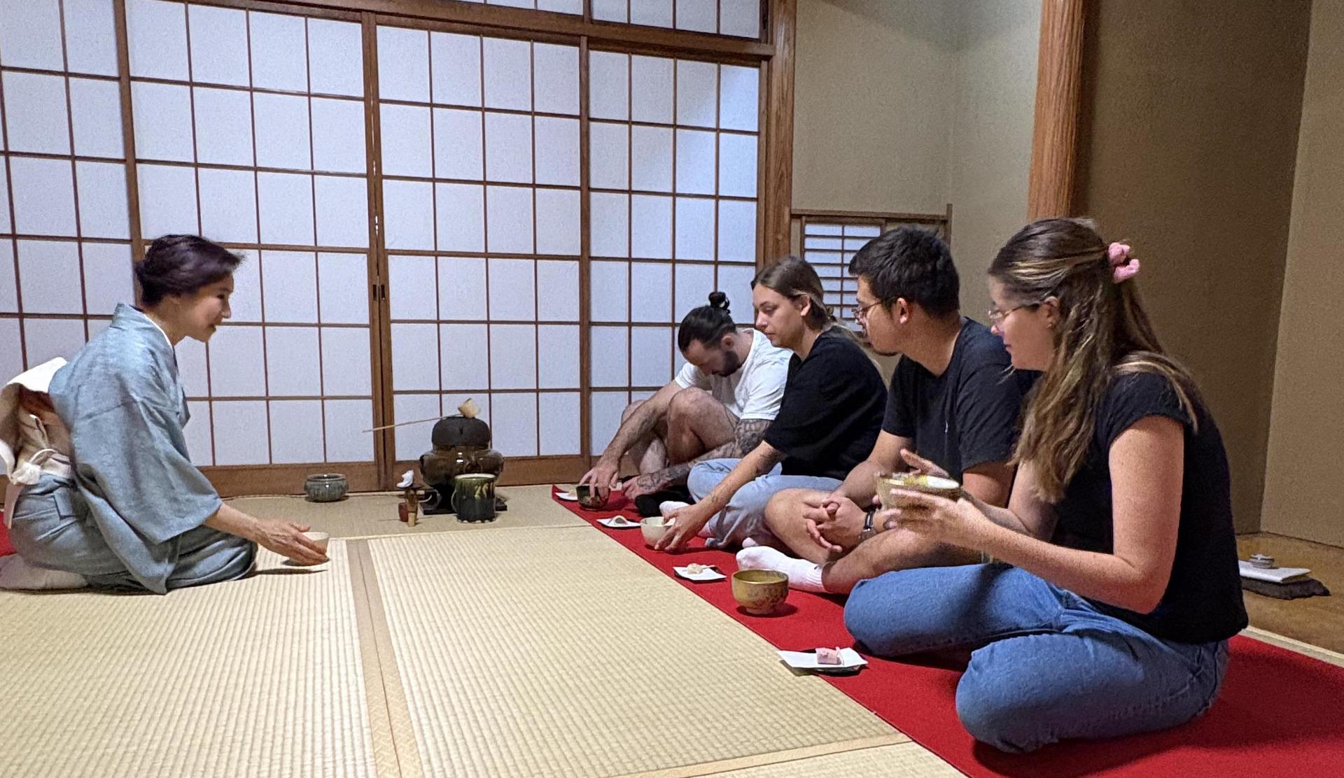 Tea Ceremony Tokyo Cha An in Shibuya - Thumbnail 3