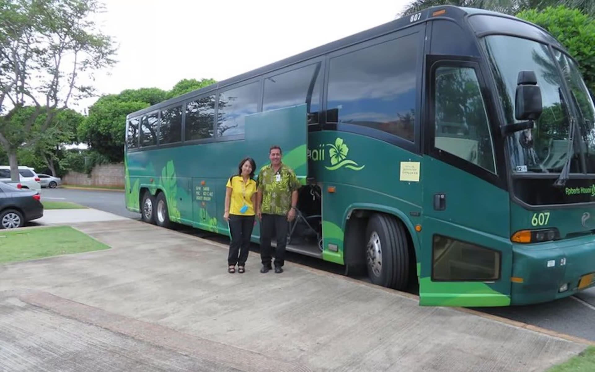 Waikele Premium Outlets round-trip shuttle bus transfer from Waikiki - Thumbnail 2