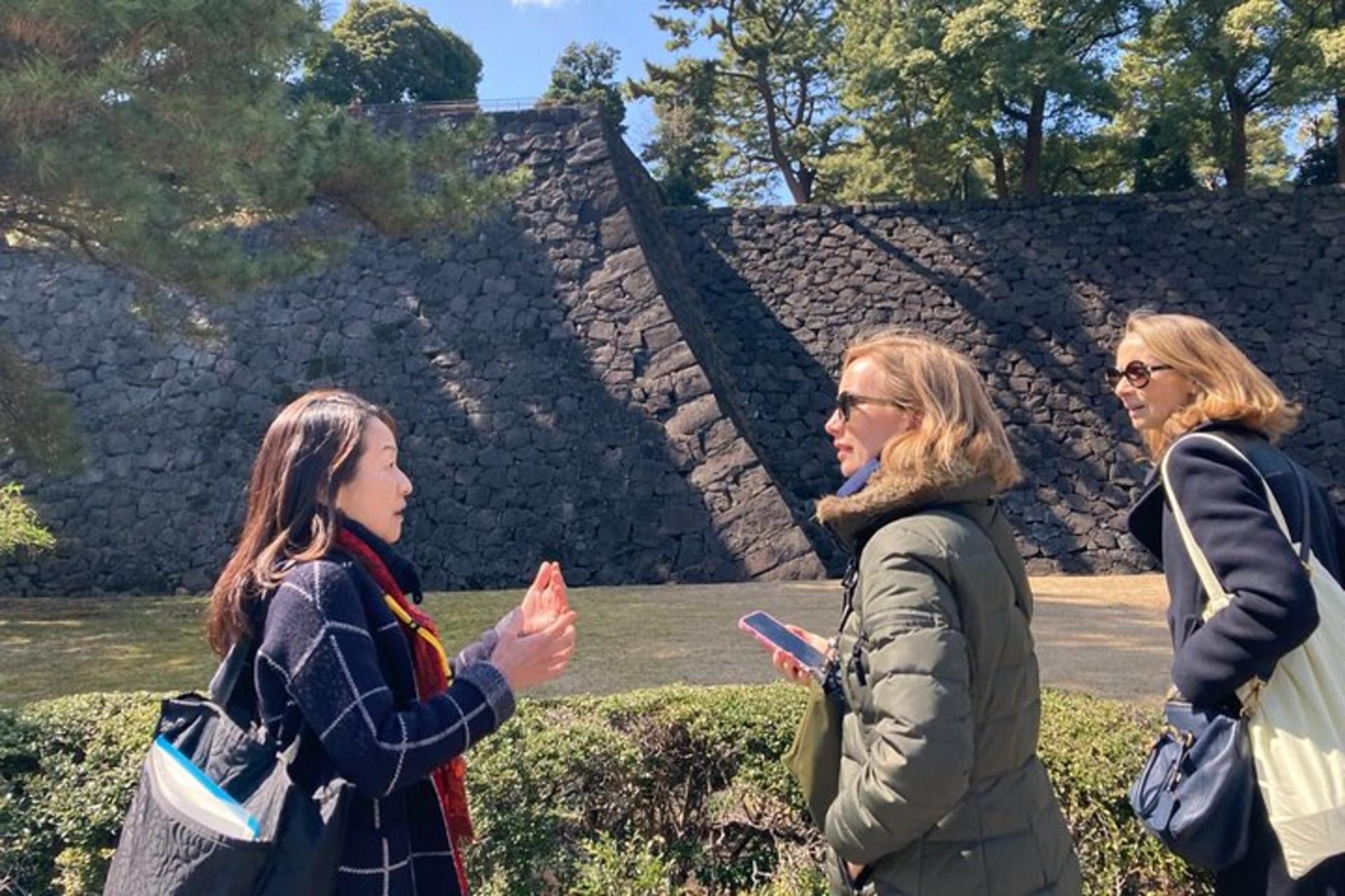  Tokyo Private Walking Tour of the Imperial Palace East Gardens - Thumbnail 10